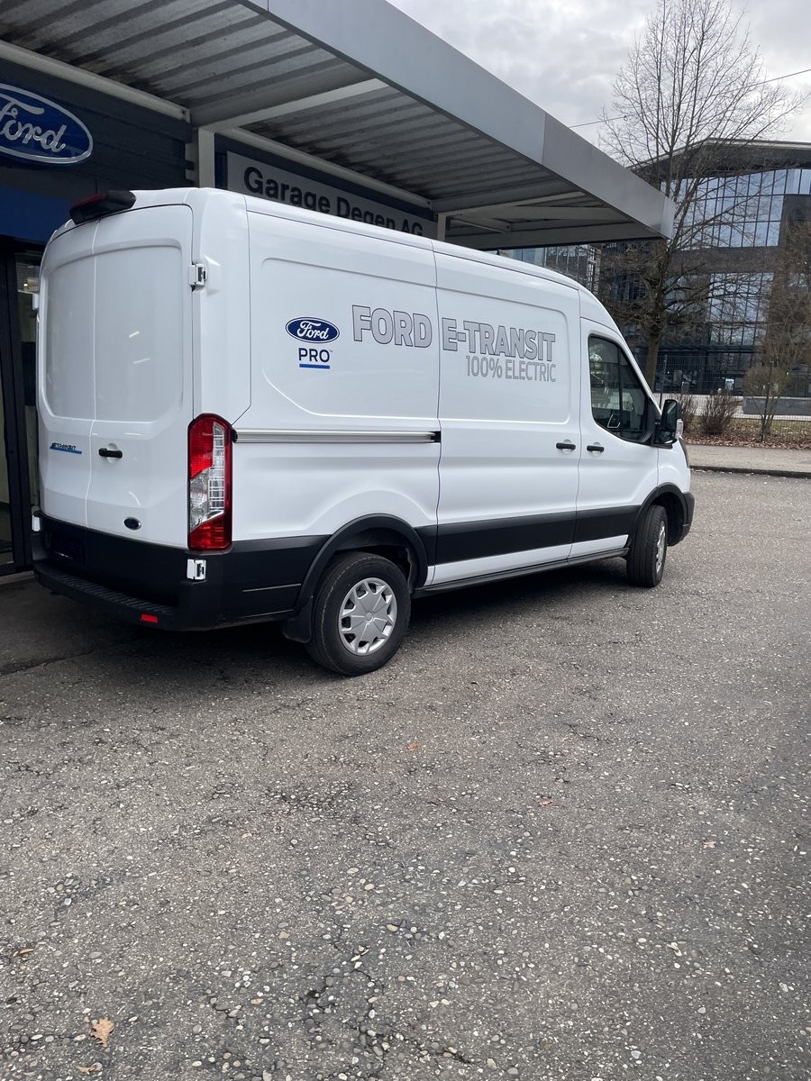 FORD E-Transit Van 350 L2H2 68kWh Trend-image-21