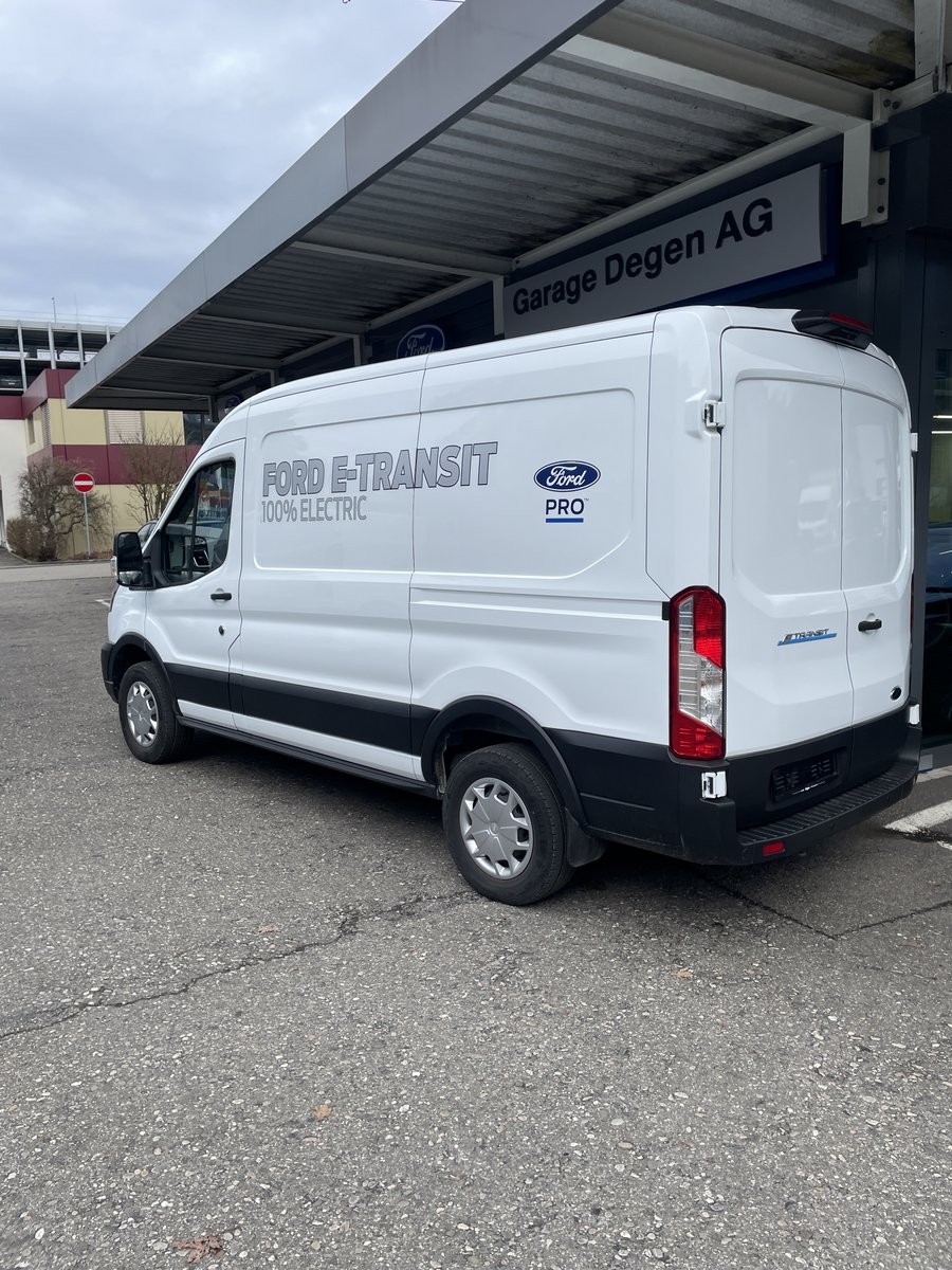 FORD E-Transit Van 350 L2H2 68kWh Trend-image-1