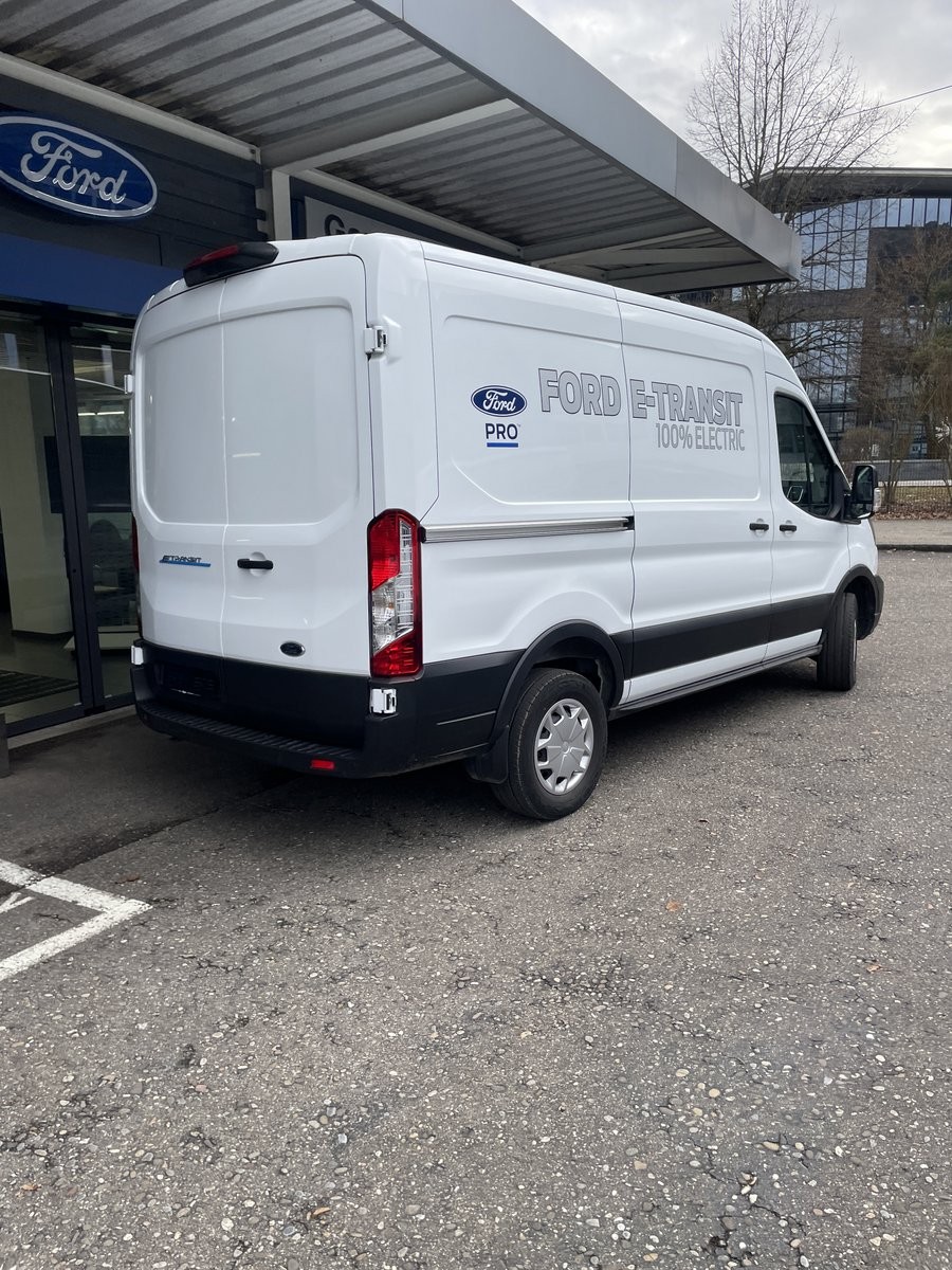 FORD E-Transit Van 350 L2H2 68kWh Trend-image-20