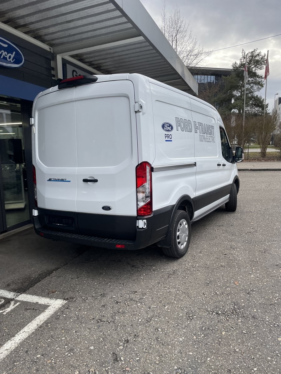 FORD E-Transit Van 350 L2H2 68kWh Trend-image-18