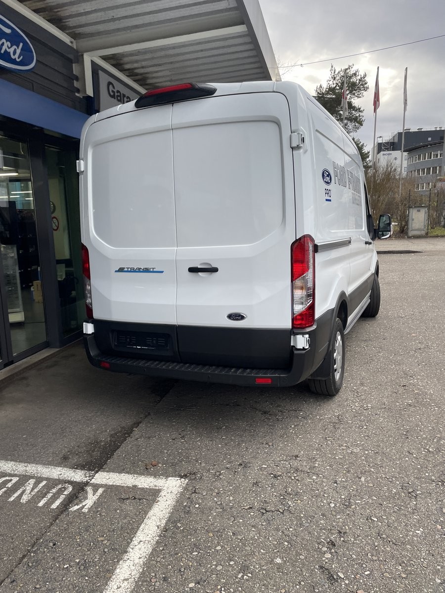 FORD E-Transit Van 350 L2H2 68kWh Trend-image-17