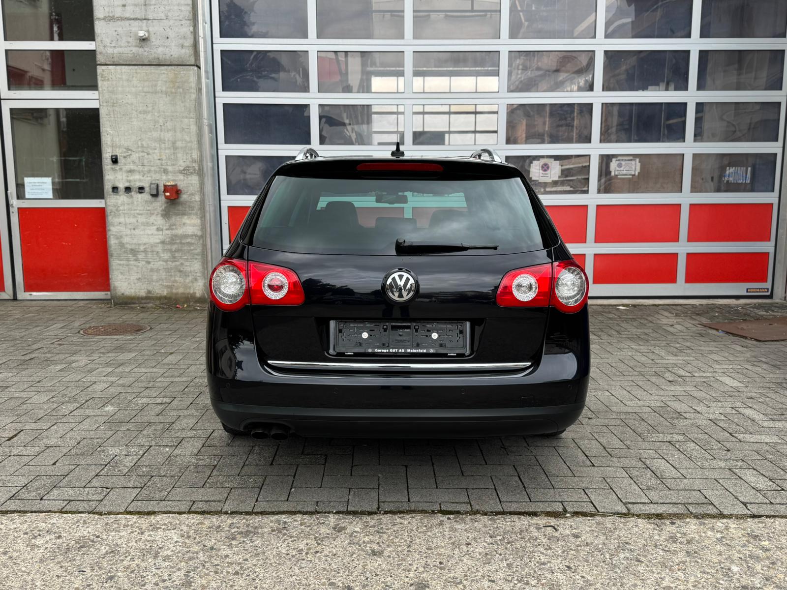 VW Passat Variant 2.0 TDI Highline 4Motion-image-5