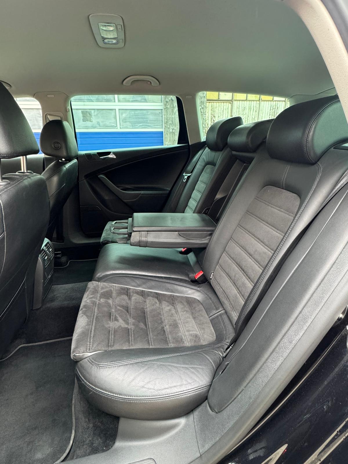 VW Passat Variant 2.0 TDI Highline 4Motion-image-14
