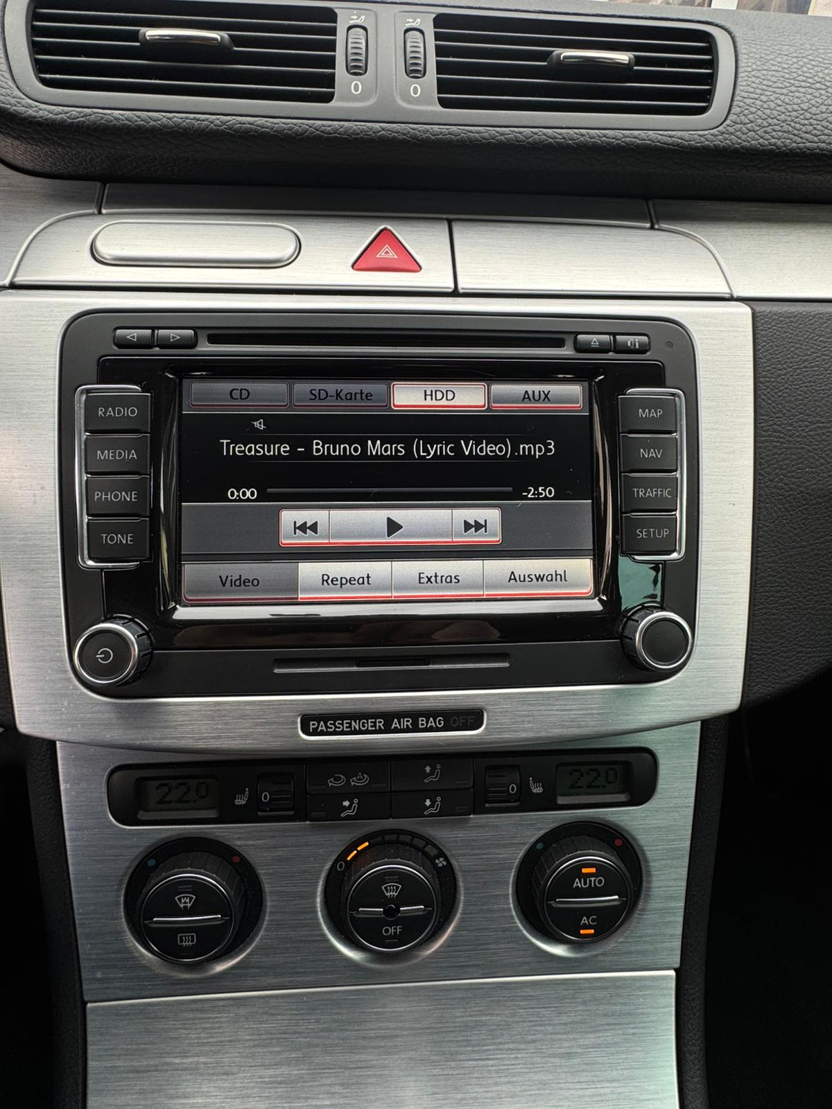 VW Passat Variant 2.0 TDI Highline 4Motion-image-13