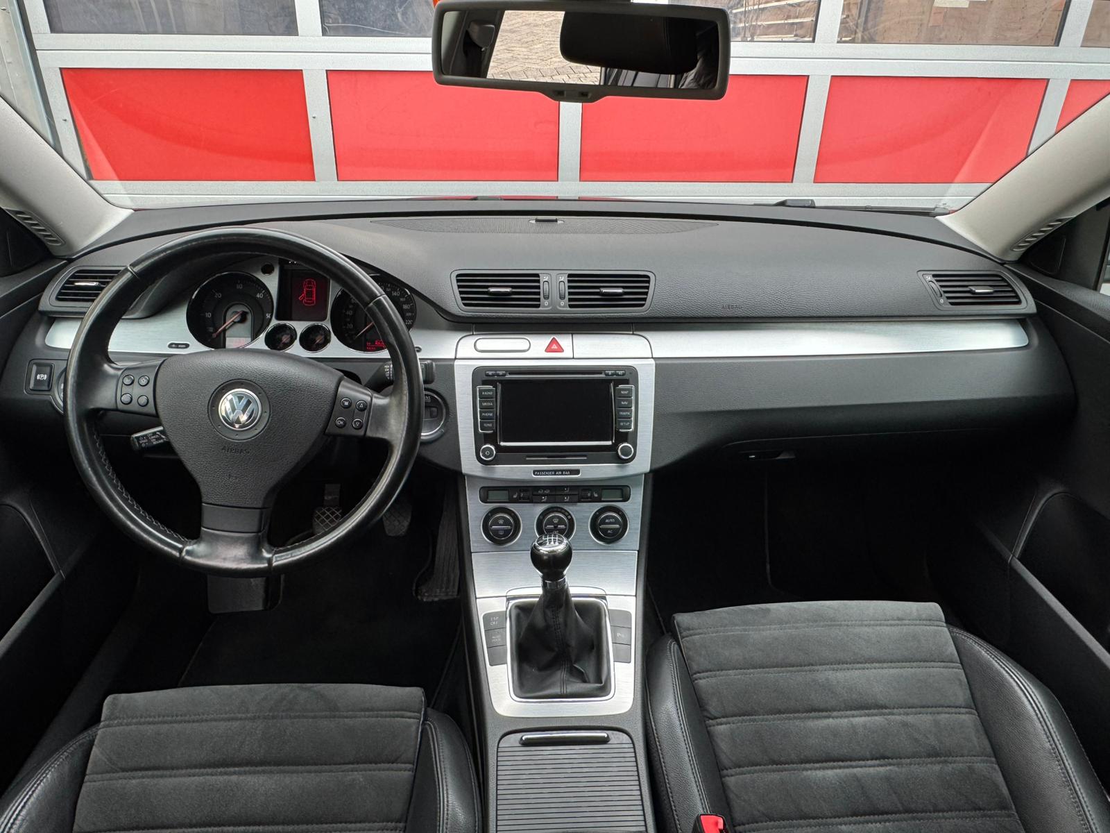 VW Passat Variant 2.0 TDI Highline 4Motion-image-8