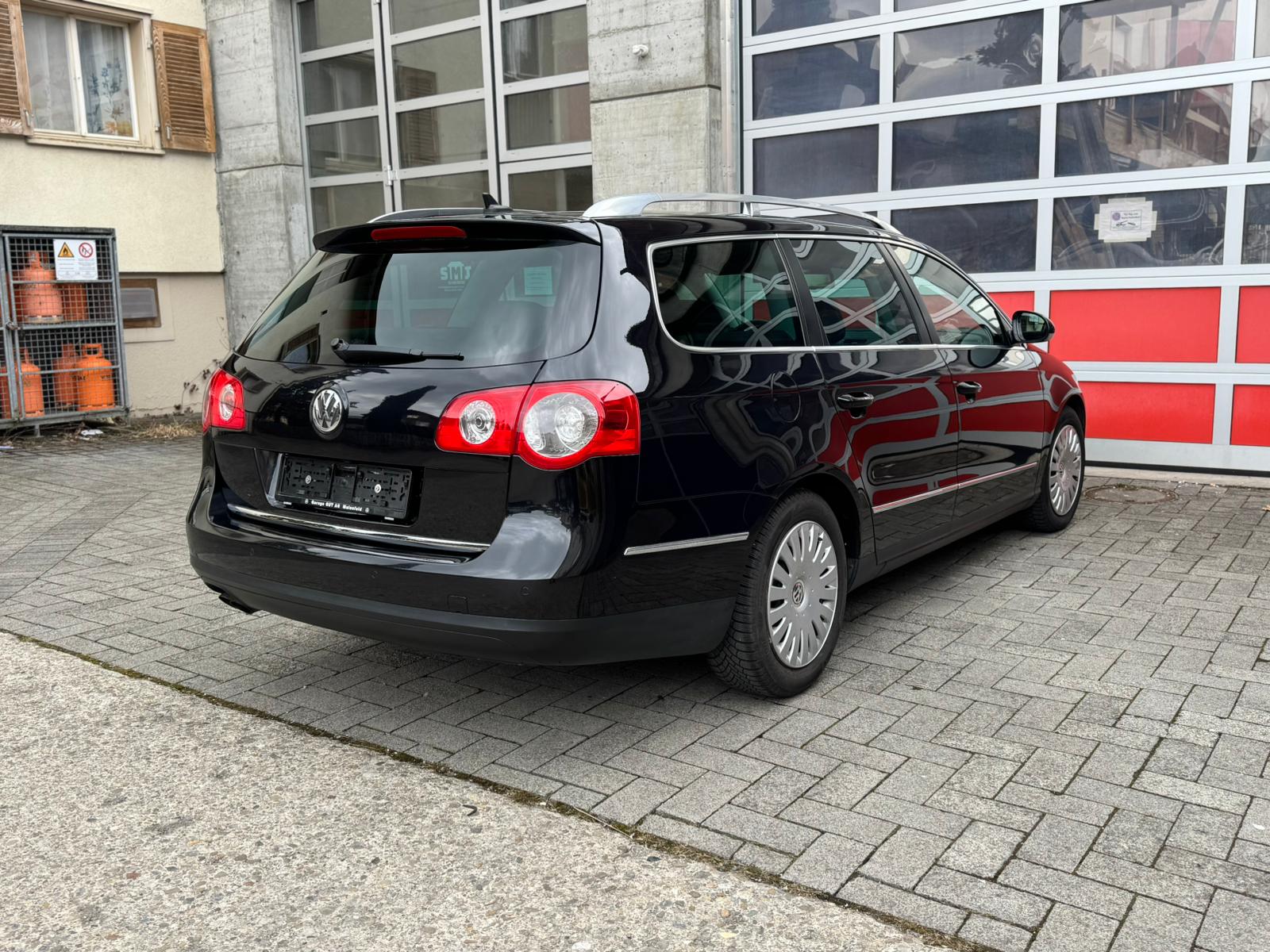 VW Passat Variant 2.0 TDI Highline 4Motion-image-4