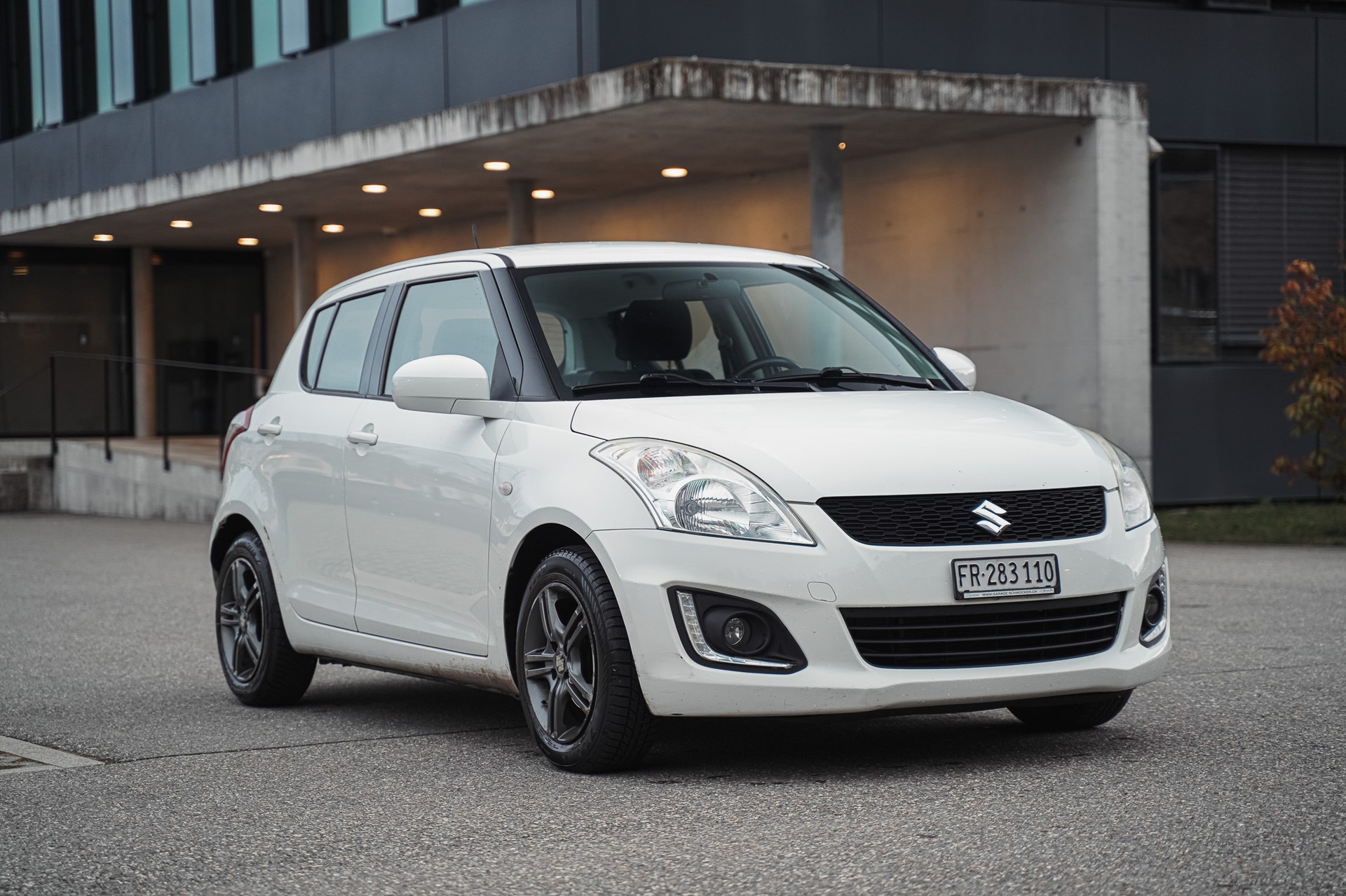 SUZUKI Swift 1.2i 16V Compact Top Automatic-image-0