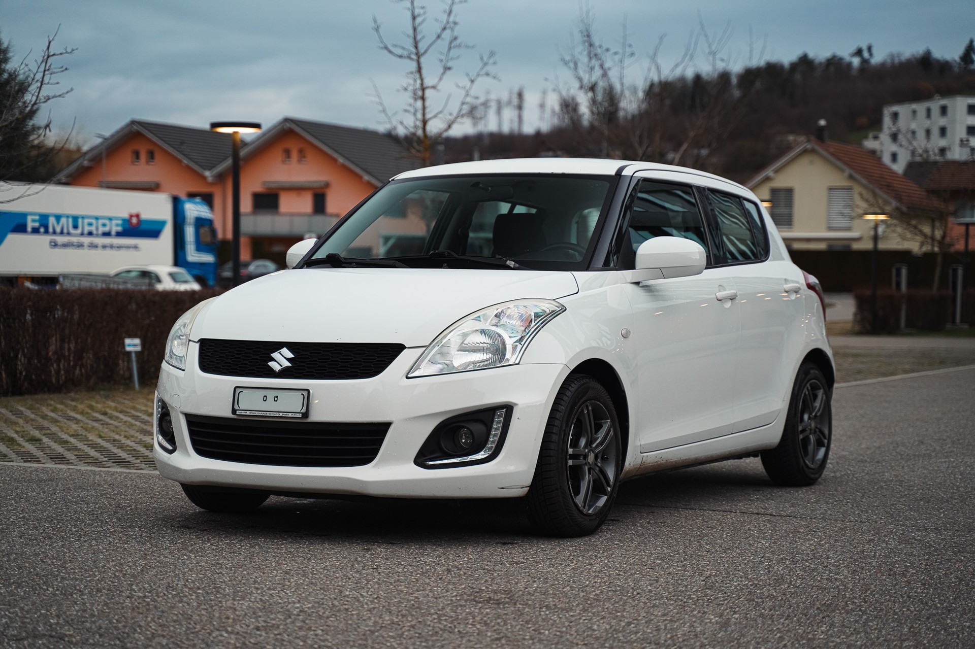 SUZUKI Swift 1.2i 16V Compact Top Automatic-image-1
