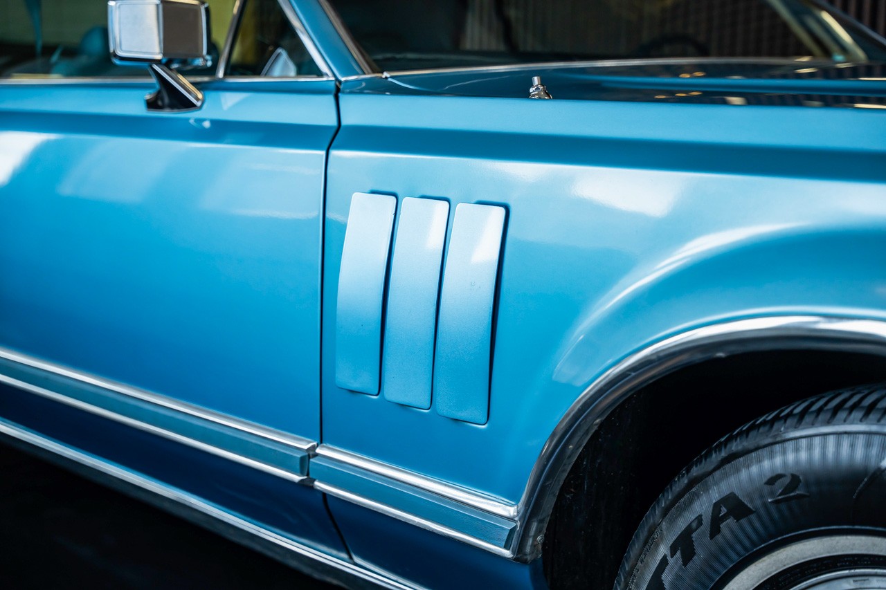 LINCOLN Continental-image-30