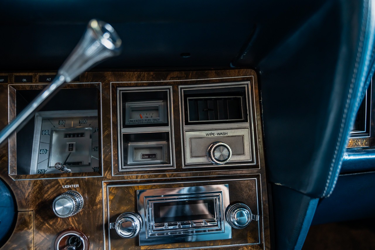 LINCOLN Continental-image-24