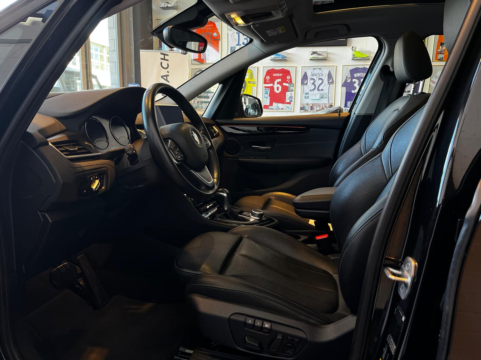 BMW 225xe AT Sport Line-image-12