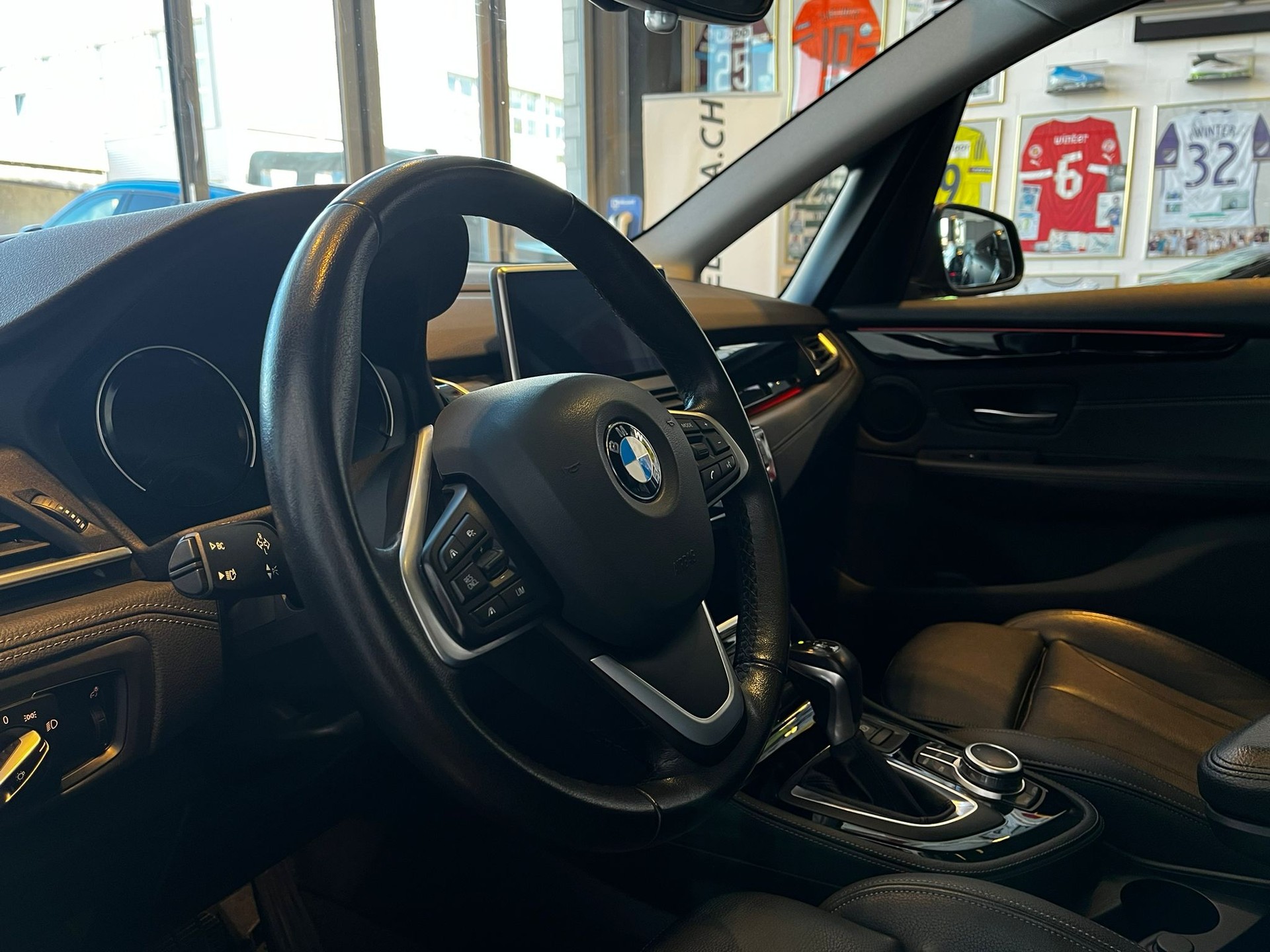BMW 225xe AT Sport Line-image-13