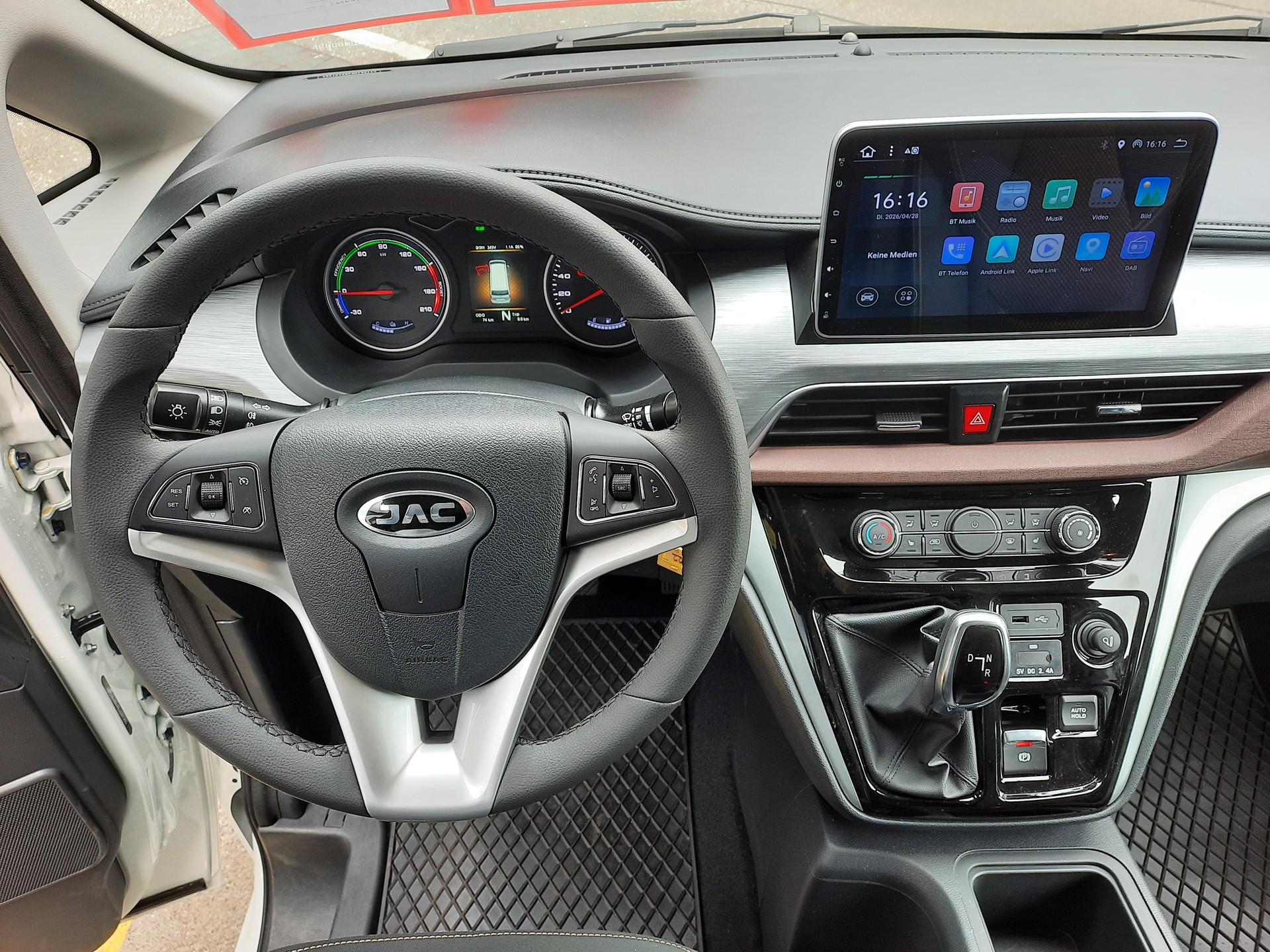 JAC M3ev-image-8