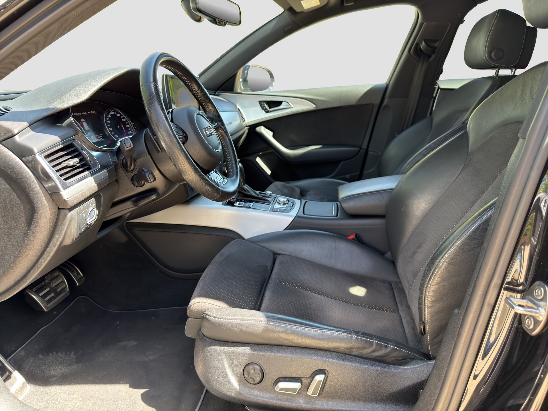 AUDI A6 Avant 3.0 TDI V6 quattro S-tronic S-Line-image-8