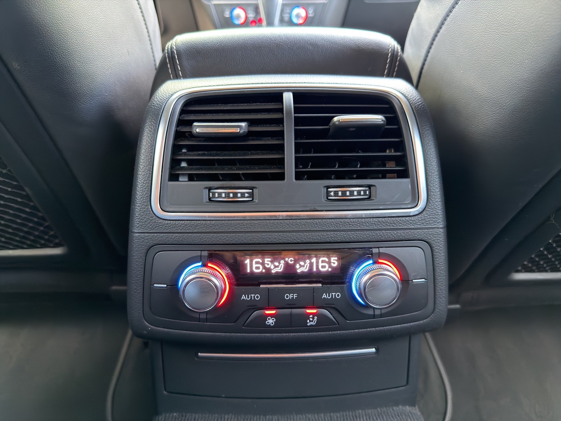 AUDI A6 Avant 3.0 TDI V6 quattro S-tronic S-Line-image-15