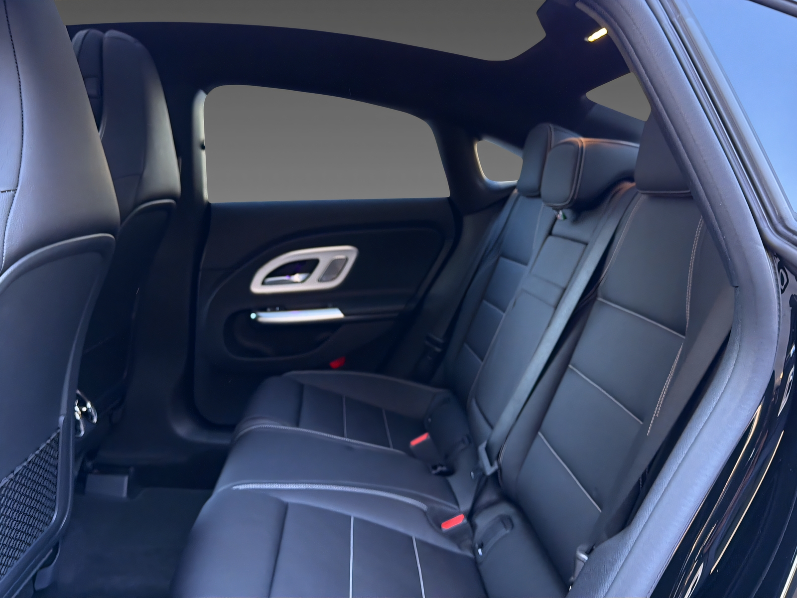MERCEDES-BENZ CLA 220 4Matic-image-9