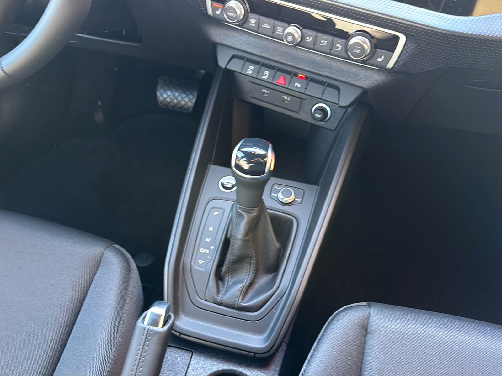 AUDI A1 Sportback 30 TFSI Attraction S-tronic-image-11