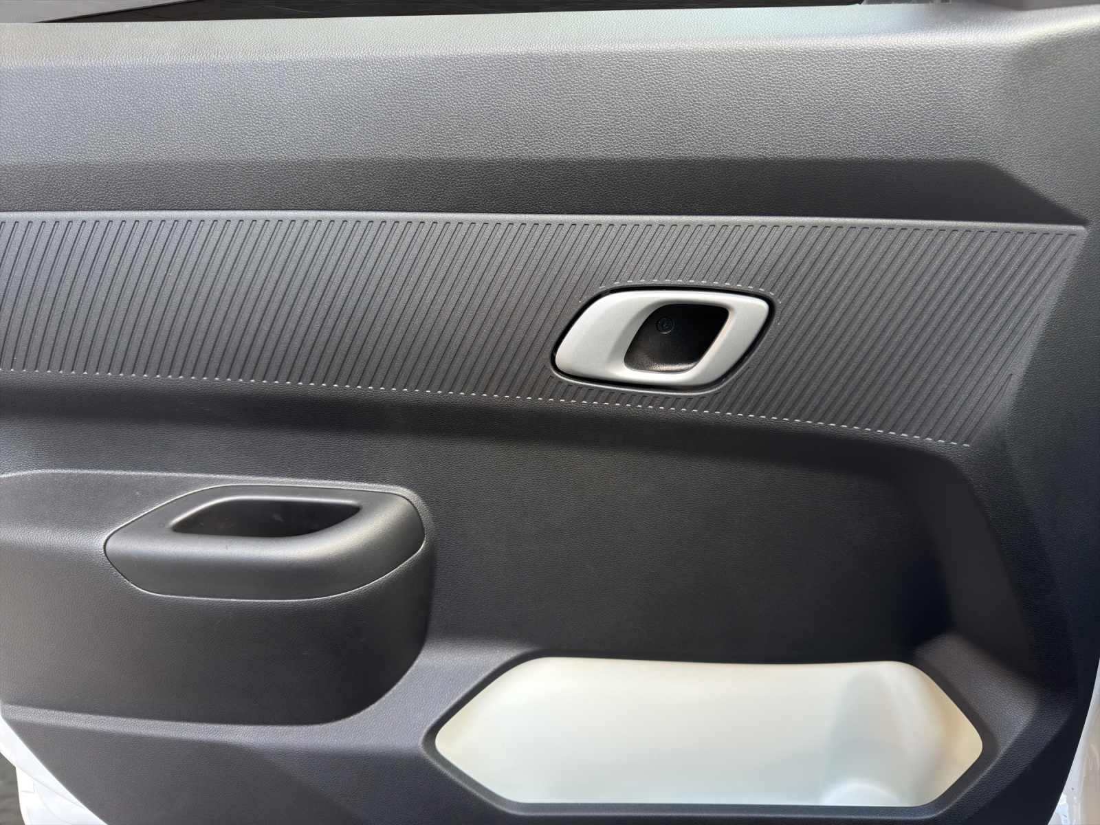 DACIA Spring 27 kWh Extreme-showroom-element-3