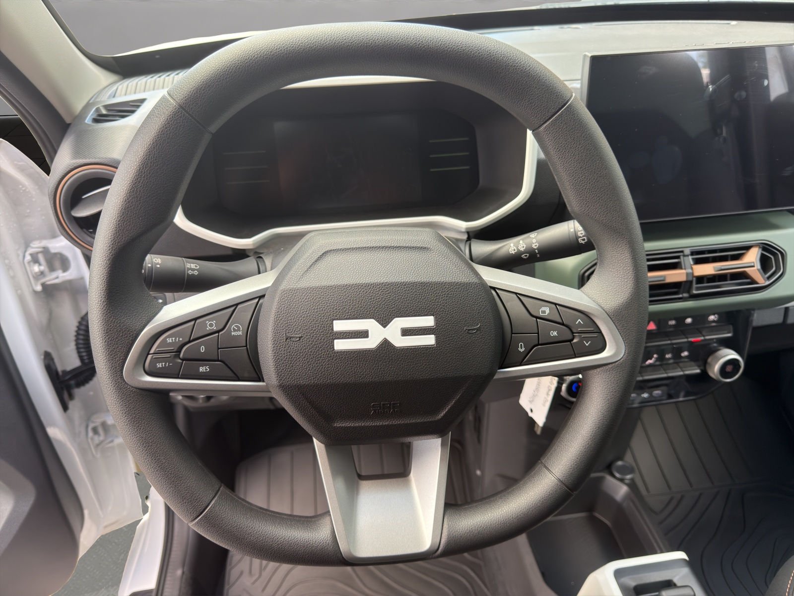 DACIA Spring 27 kWh Extreme-showroom-element-2