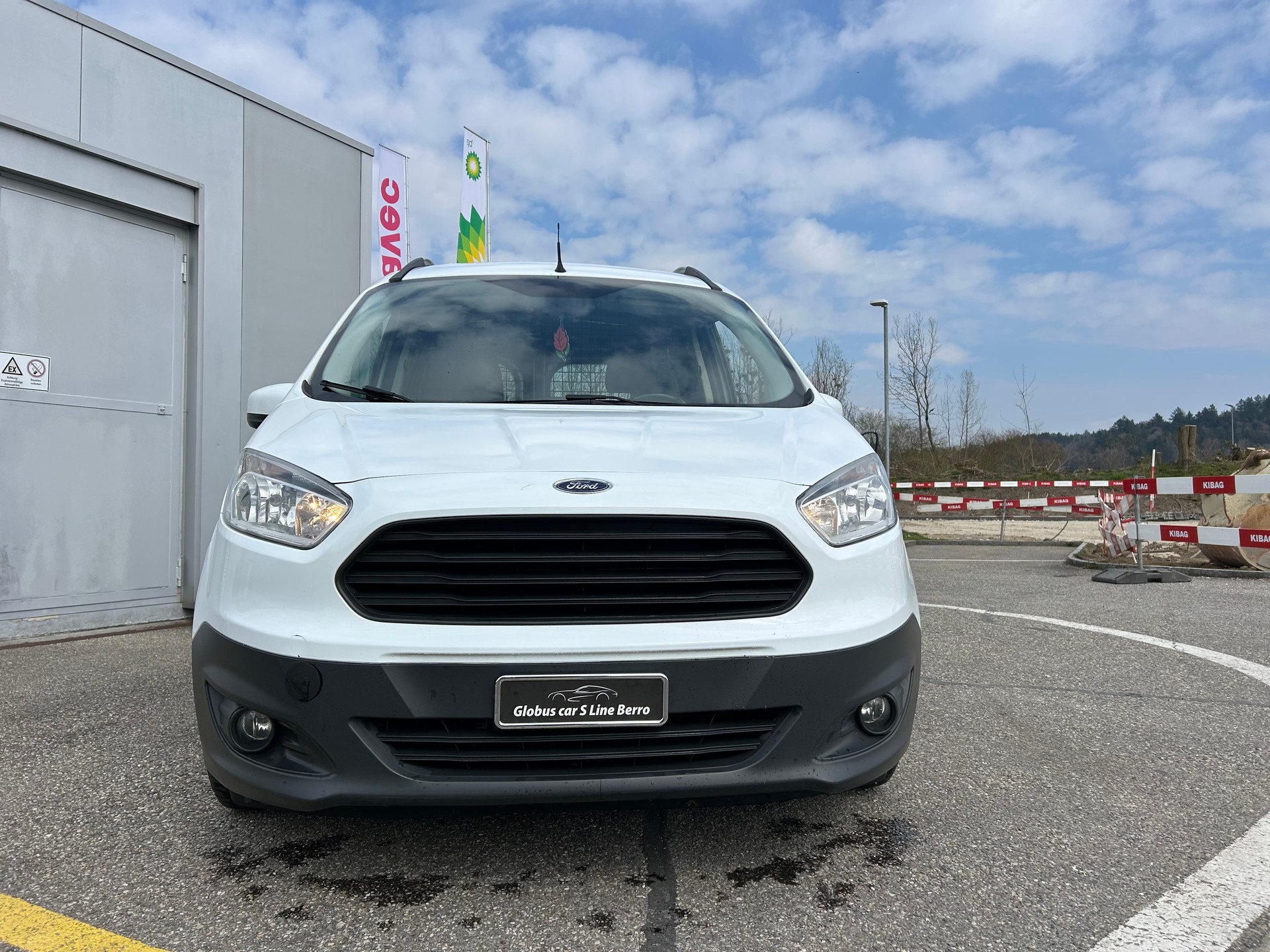 FORD Transit Courier Van 1.5 TDCi Ambiente-image-1