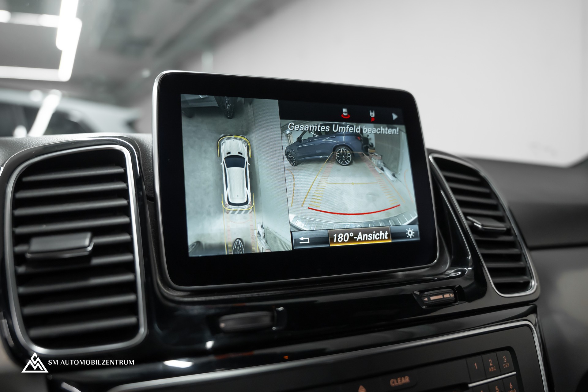 MERCEDES-BENZ GLE 500 e 4Matic AMG Line / Panorama / 360° / AHK-image-30