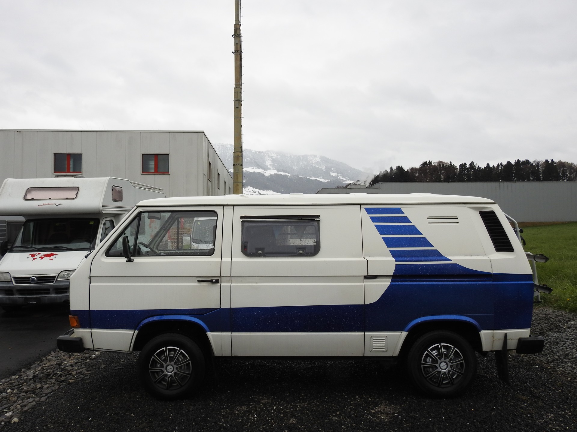 VW T2-showroom-element-2