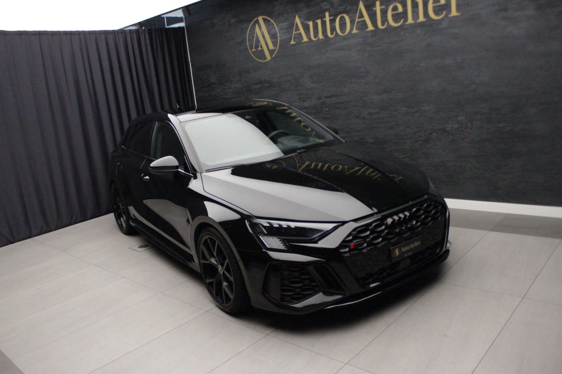 AUDI RS3 Sportback 2.5 TSI quattro S-tronic-showroom-element-1