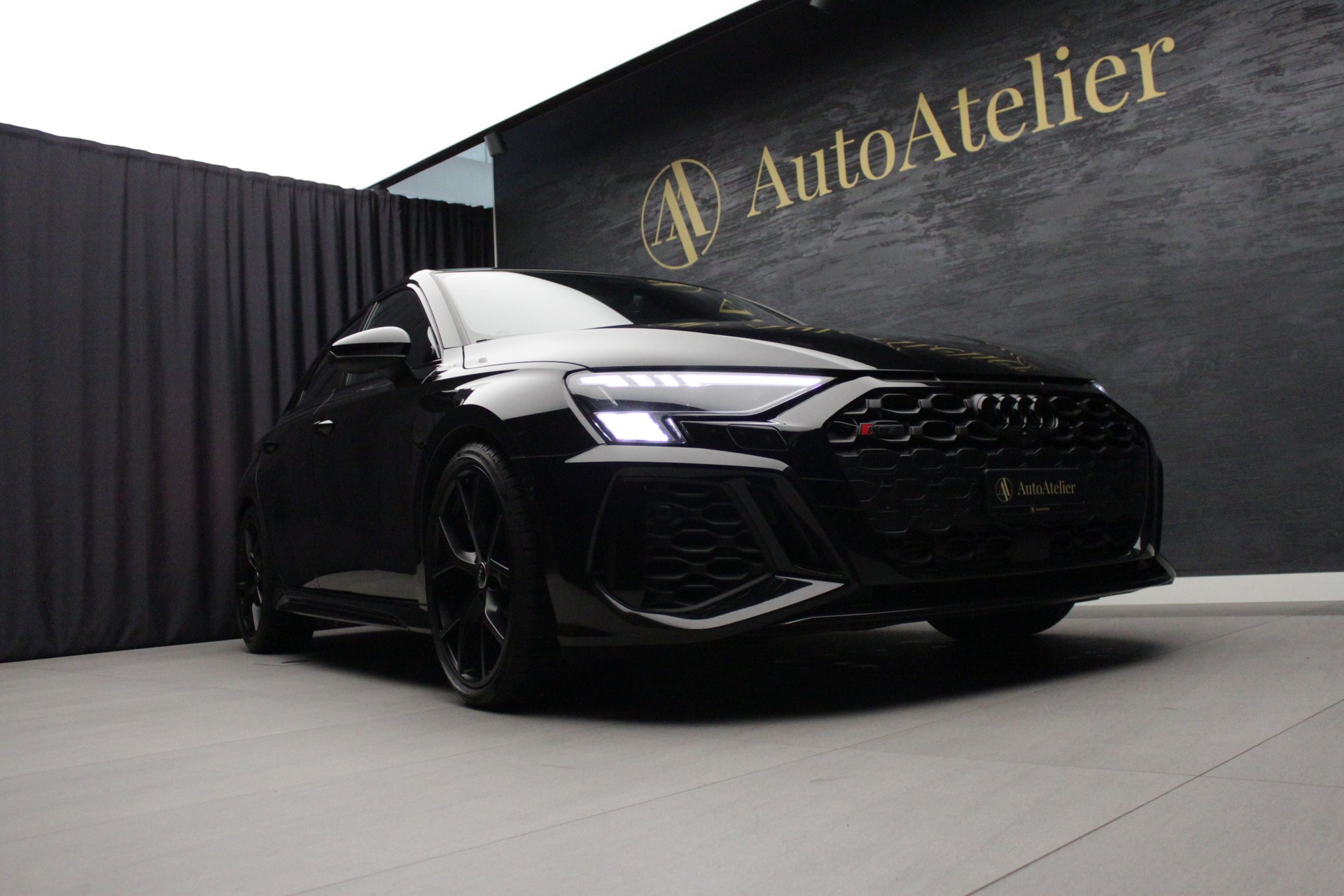 AUDI RS3 Sportback 2.5 TSI quattro S-tronic-image-4