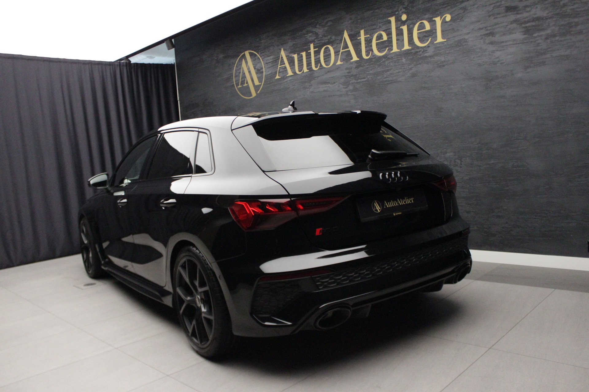 AUDI RS3 Sportback 2.5 TSI quattro S-tronic-image-7