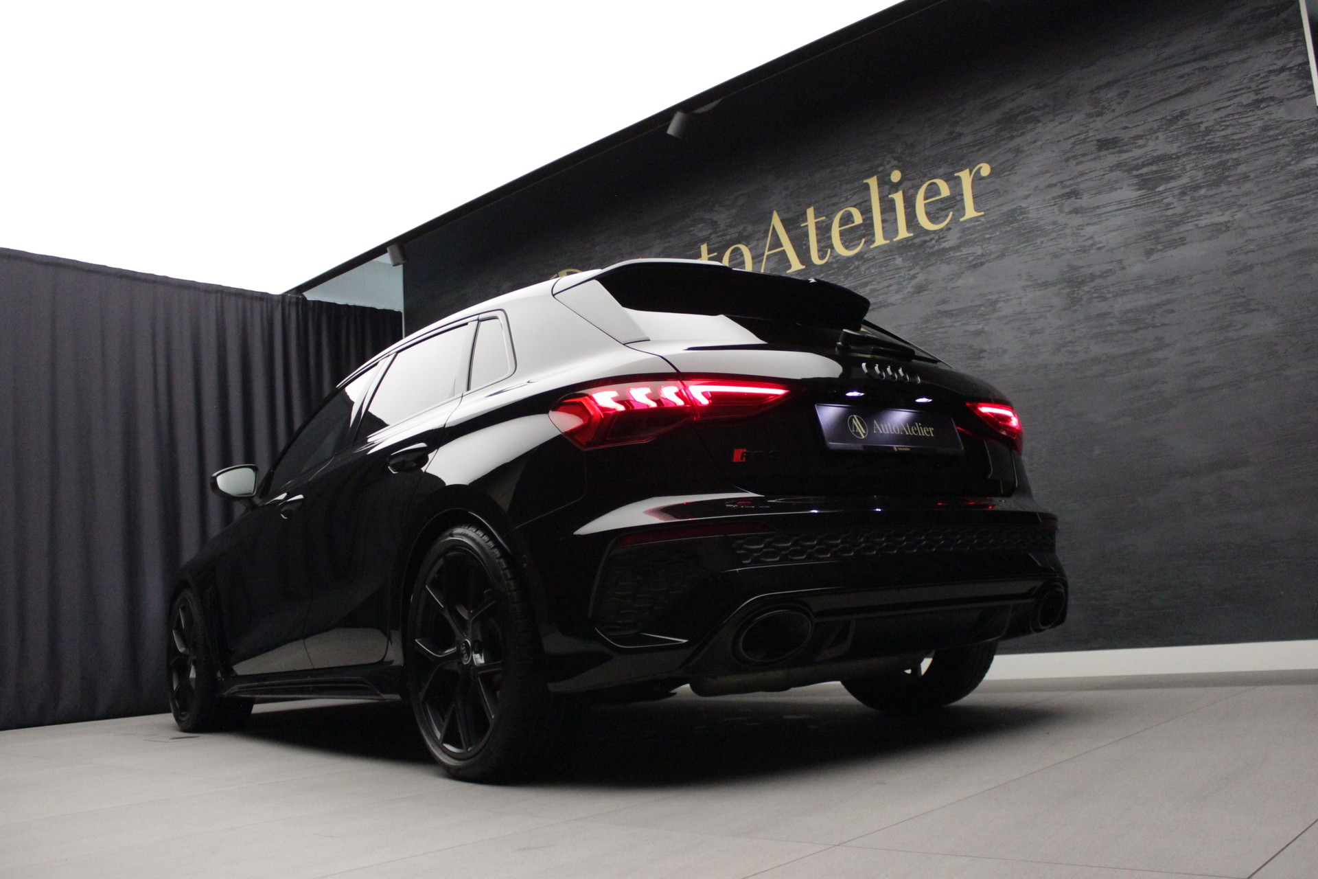 AUDI RS3 Sportback 2.5 TSI quattro S-tronic-image-10