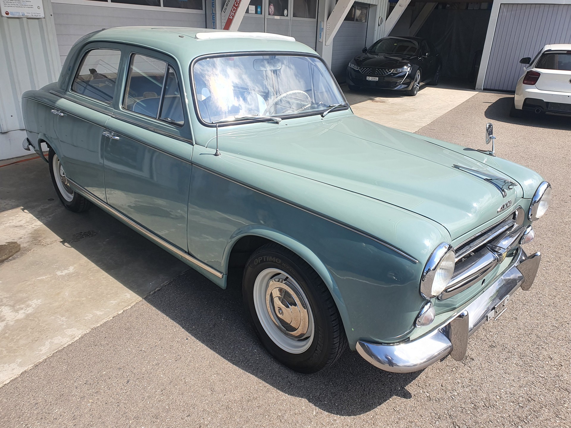 PEUGEOT 403-image-2