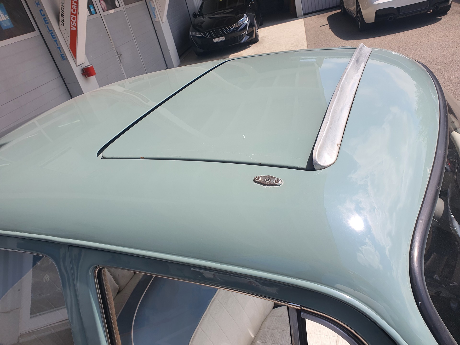PEUGEOT 403-image-9