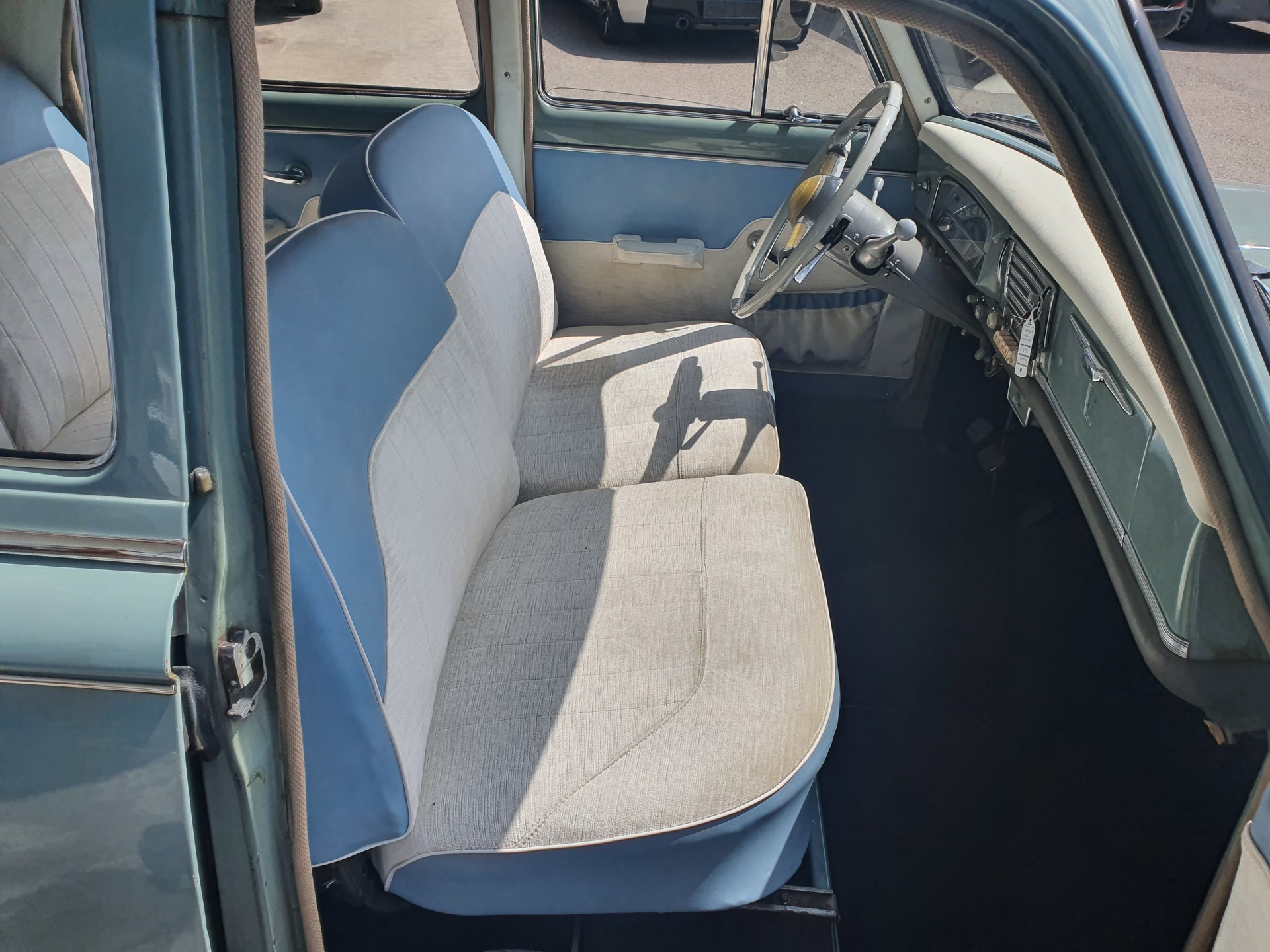 PEUGEOT 403-image-7