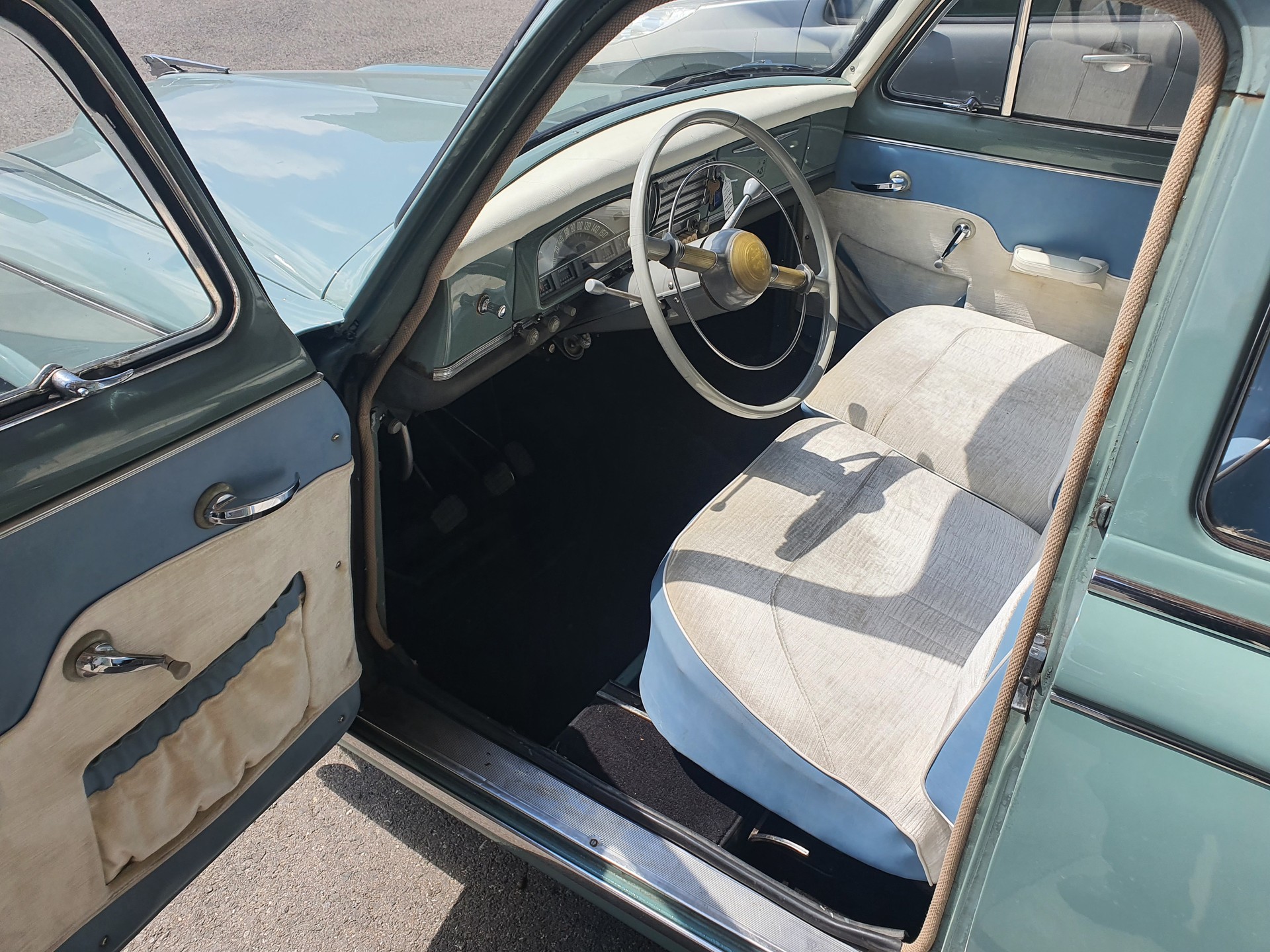 PEUGEOT 403-image-10