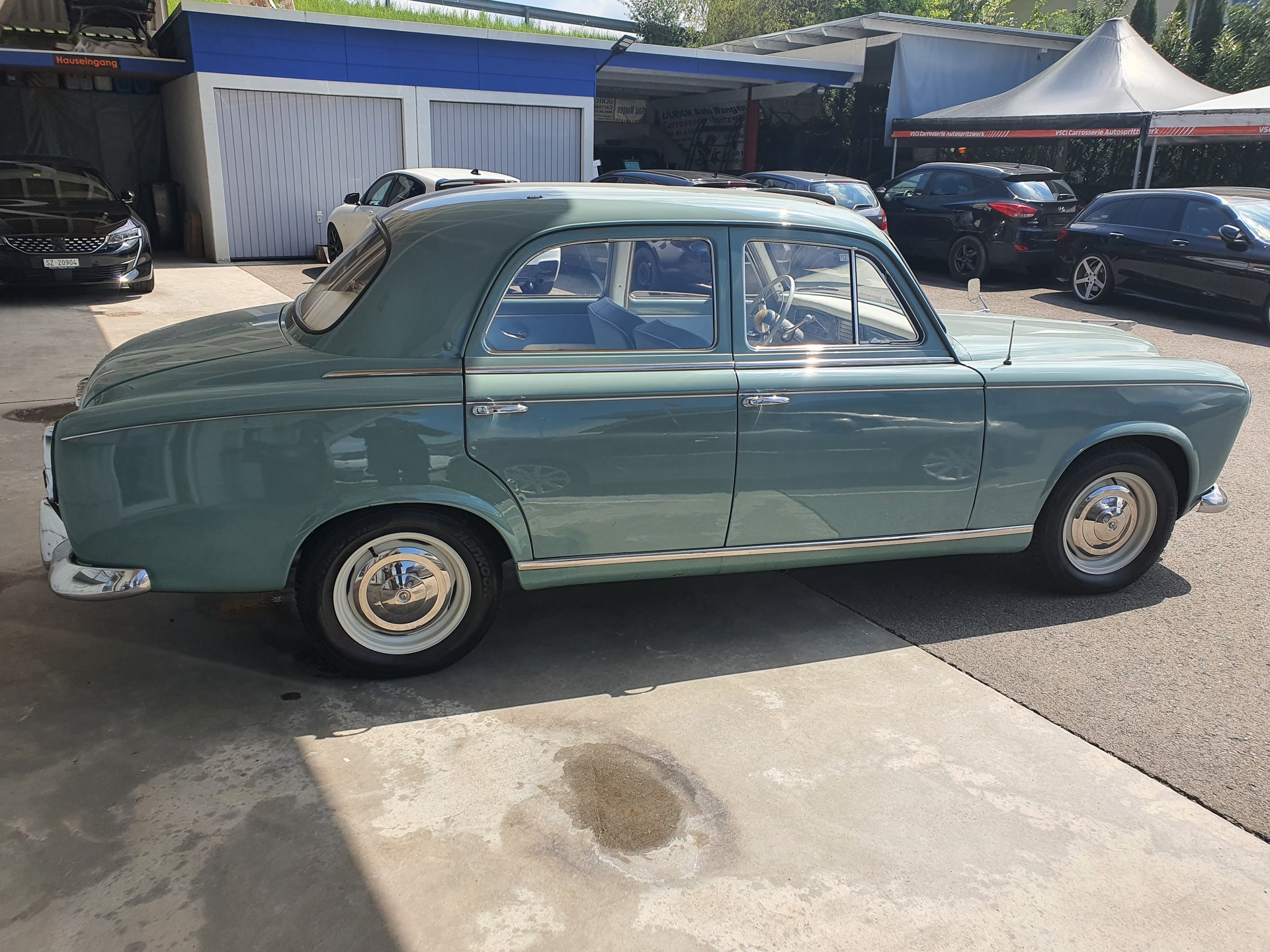 PEUGEOT 403-image-1