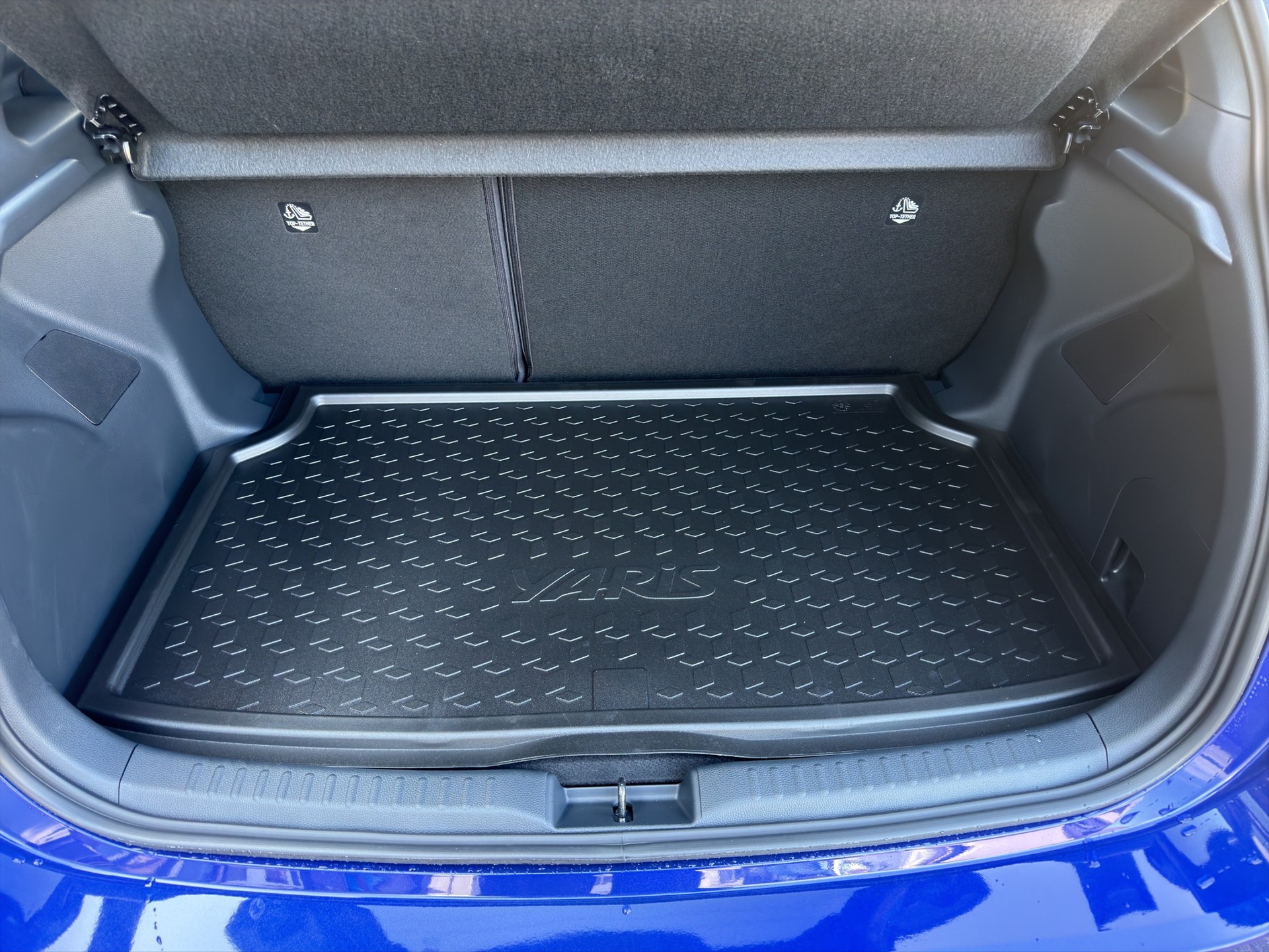 TOYOTA Yaris 1.5 GR Sport e-CVT-image-21
