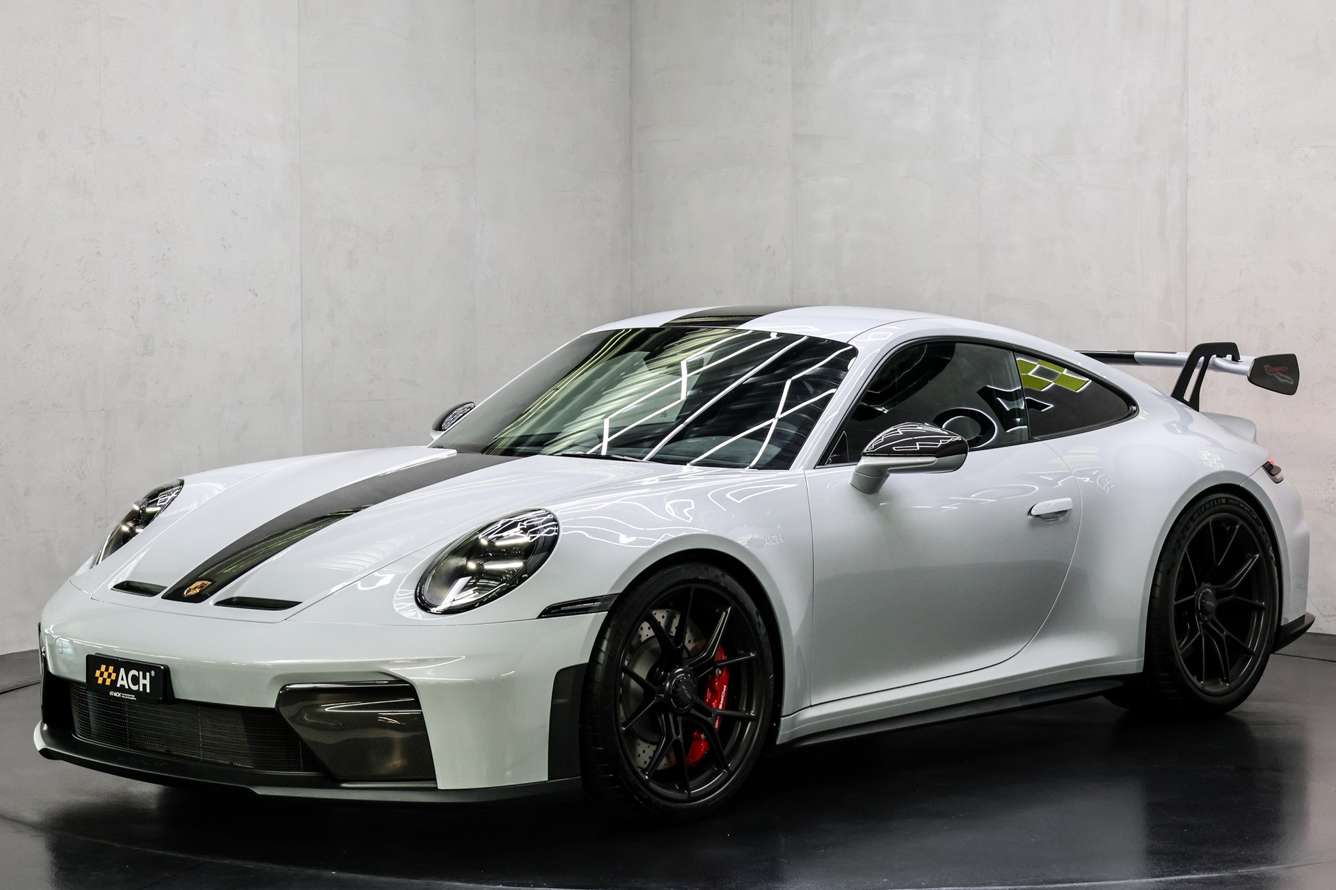 PORSCHE 911 GT3 PDK mit Weissach-Paket-image-2