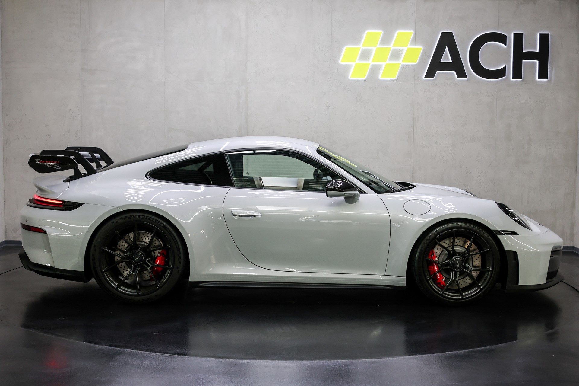 PORSCHE 911 GT3 PDK mit Weissach-Paket-image-10