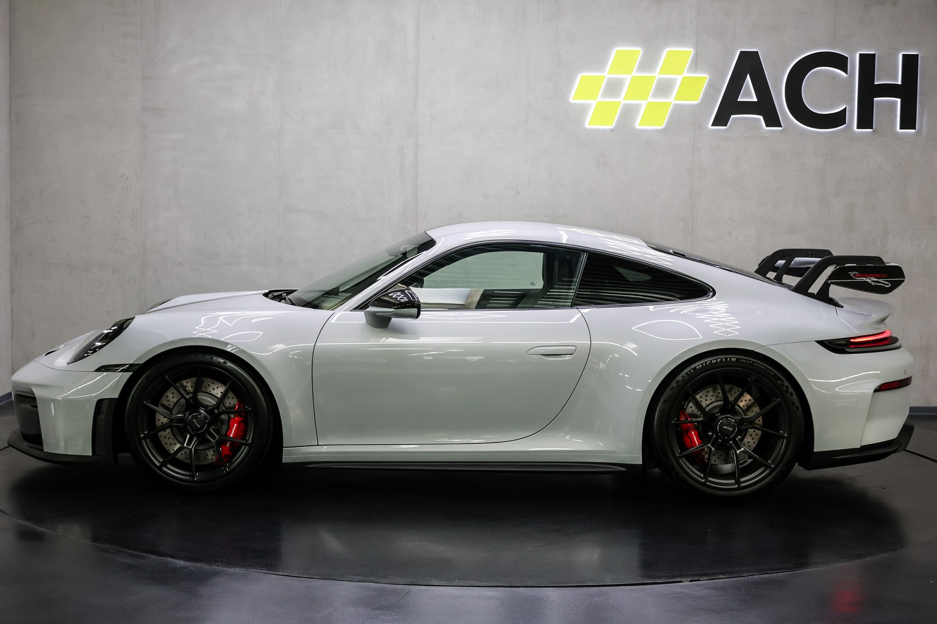 PORSCHE 911 GT3 PDK mit Weissach-Paket-image-7