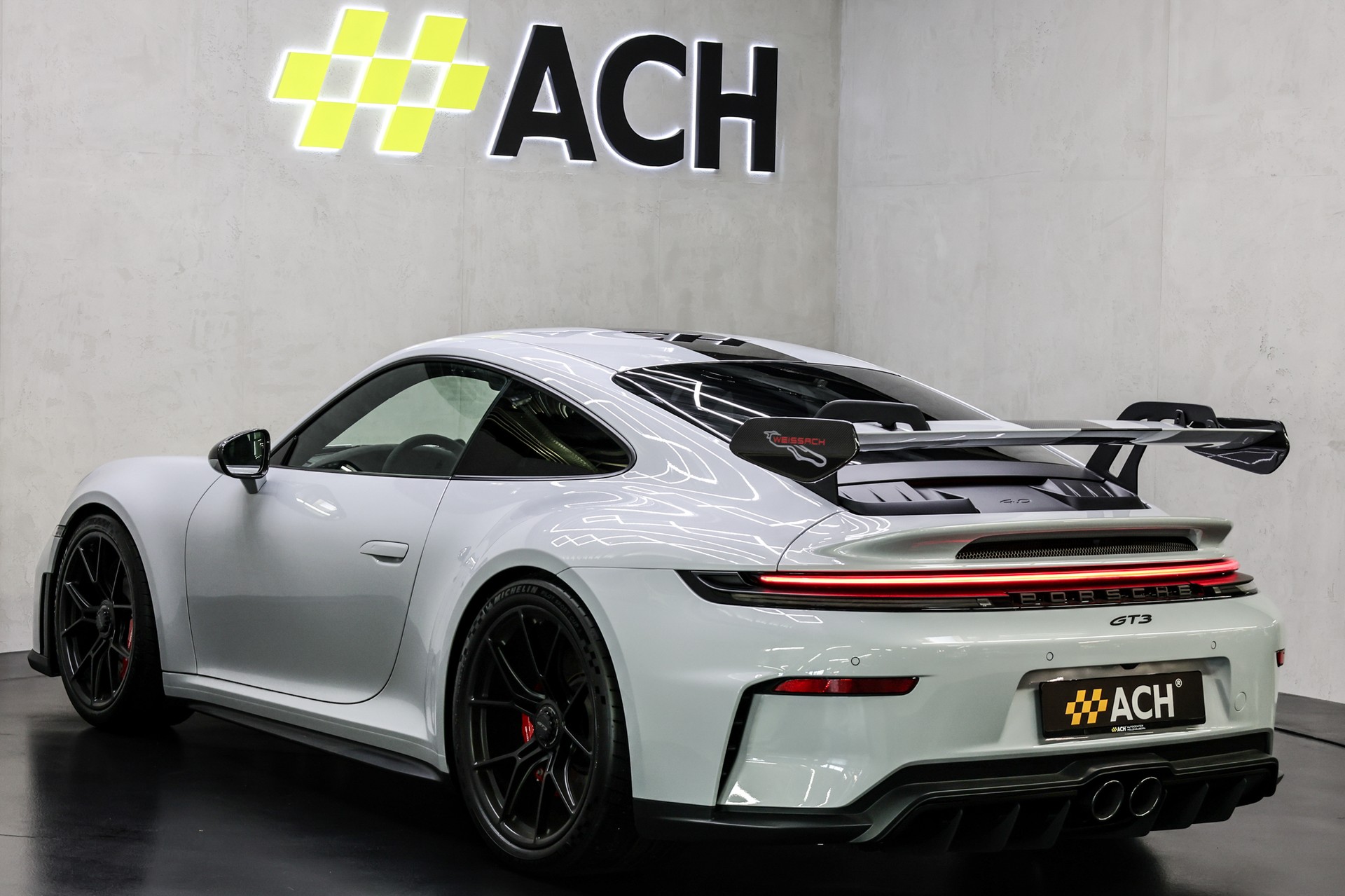 PORSCHE 911 GT3 PDK mit Weissach-Paket-image-3