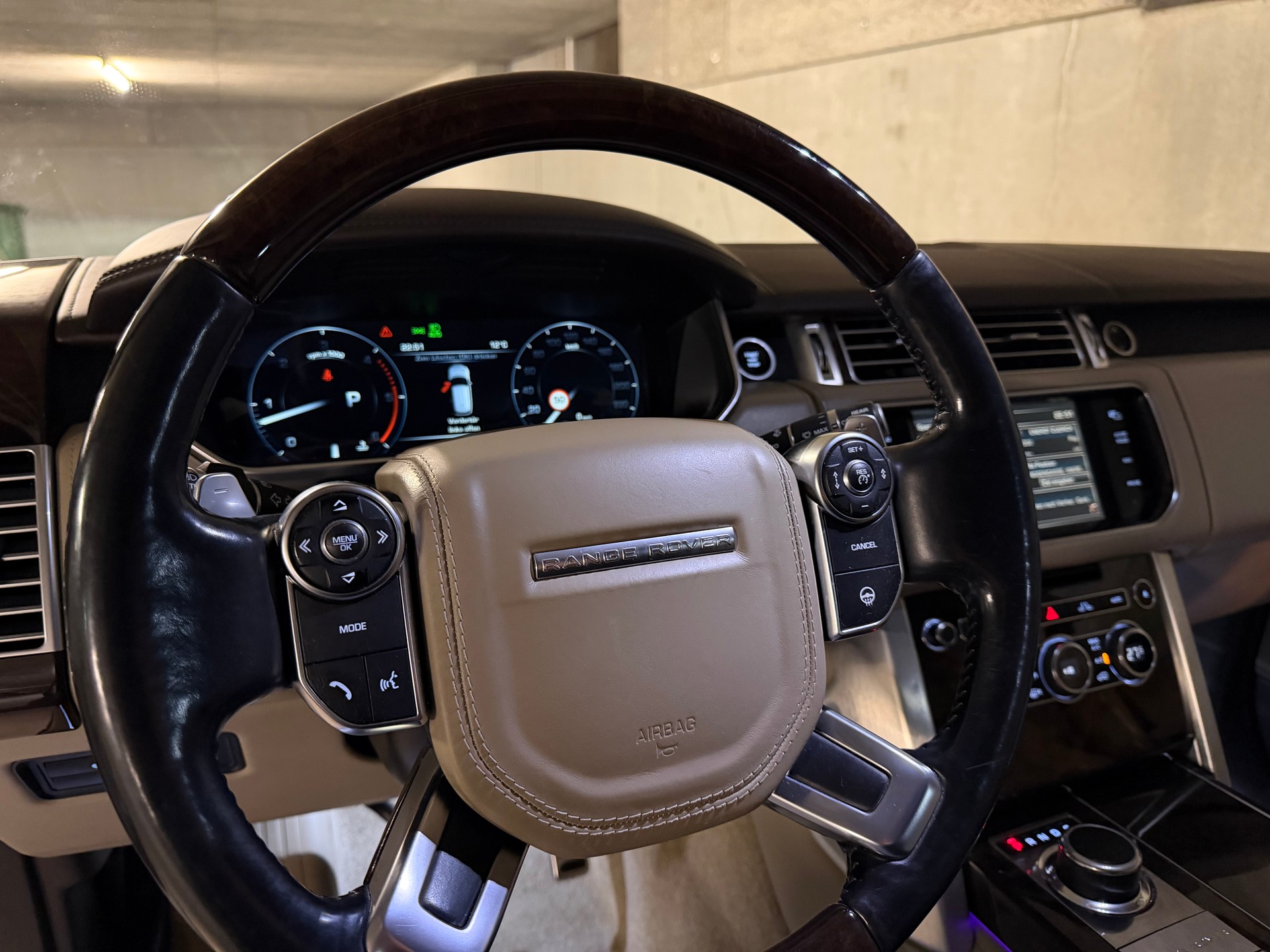 LAND ROVER Range Rover 4.4 SDV8 Autobiography Automatic-image-22