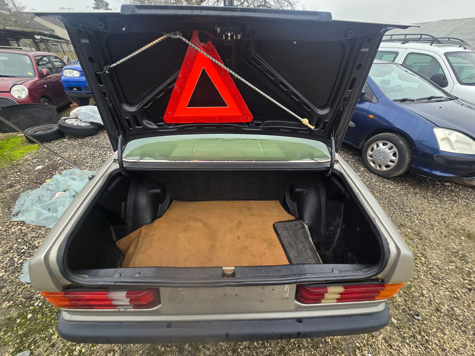 MERCEDES-BENZ 190 E 2.3 Primavera Automatic-image-13