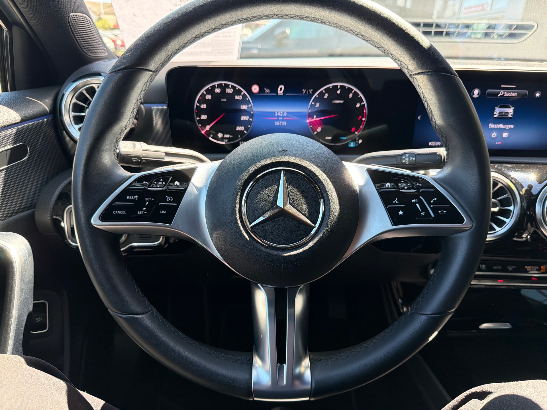 MERCEDES-BENZ A 180 Progressive 7G-DCT-image-16