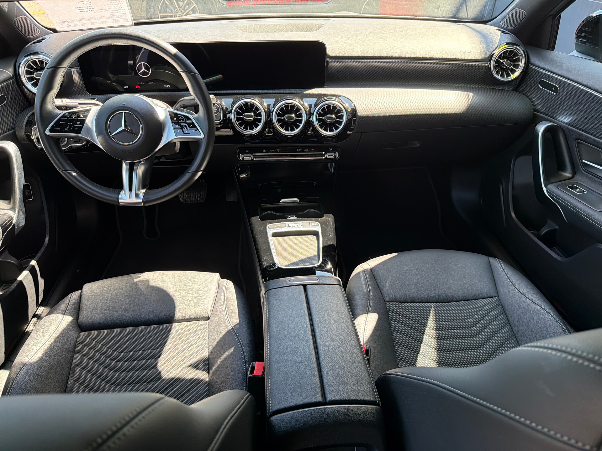 MERCEDES-BENZ A 180 Progressive 7G-DCT-image-9