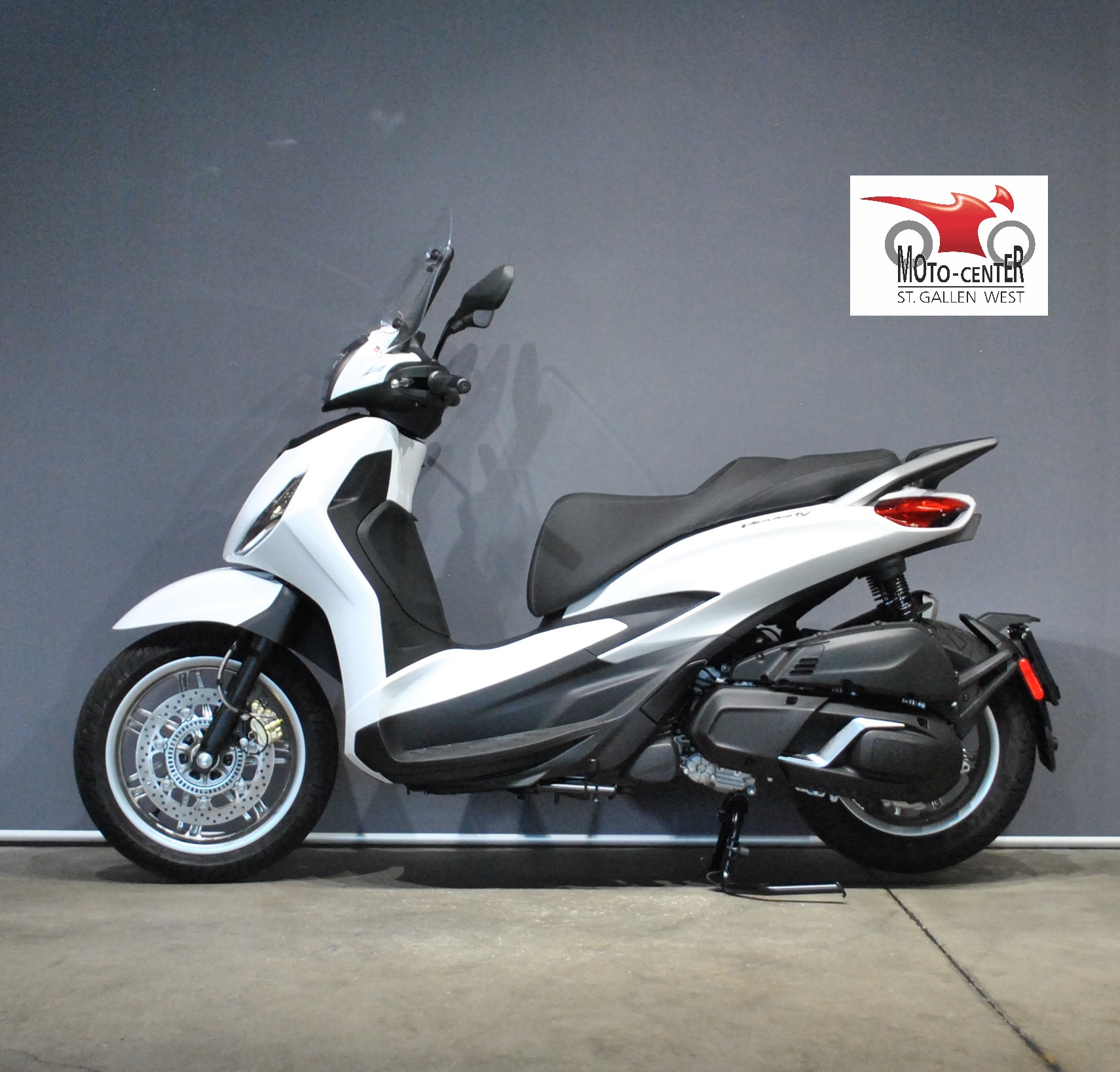 PIAGGIO Beverly 400 Sport E5+-showroom-element-2