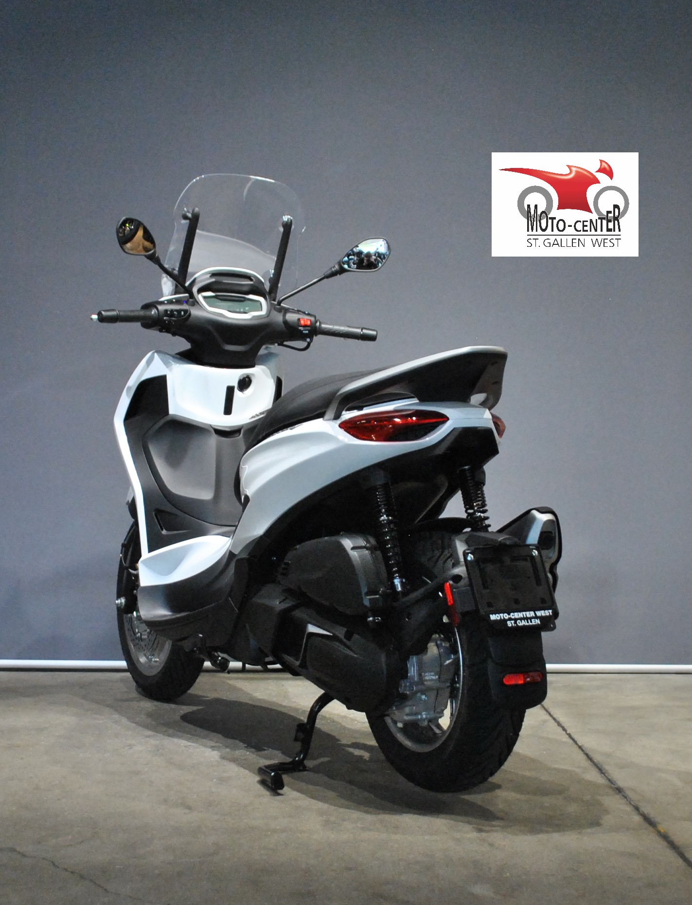 PIAGGIO Beverly 400 Sport E5+-showroom-element-3