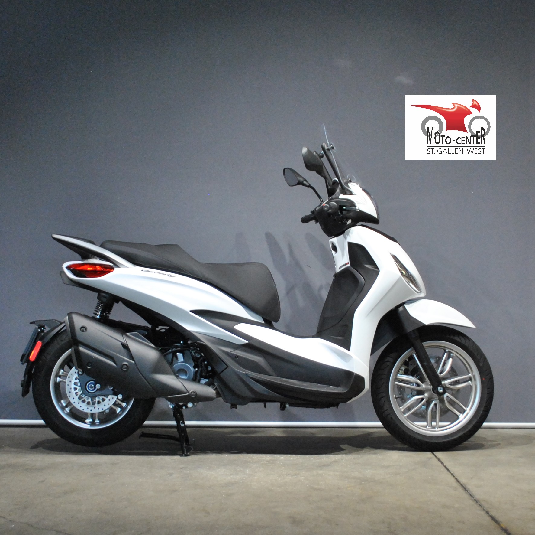 PIAGGIO Beverly 400 Sport E5+-showroom-element-1
