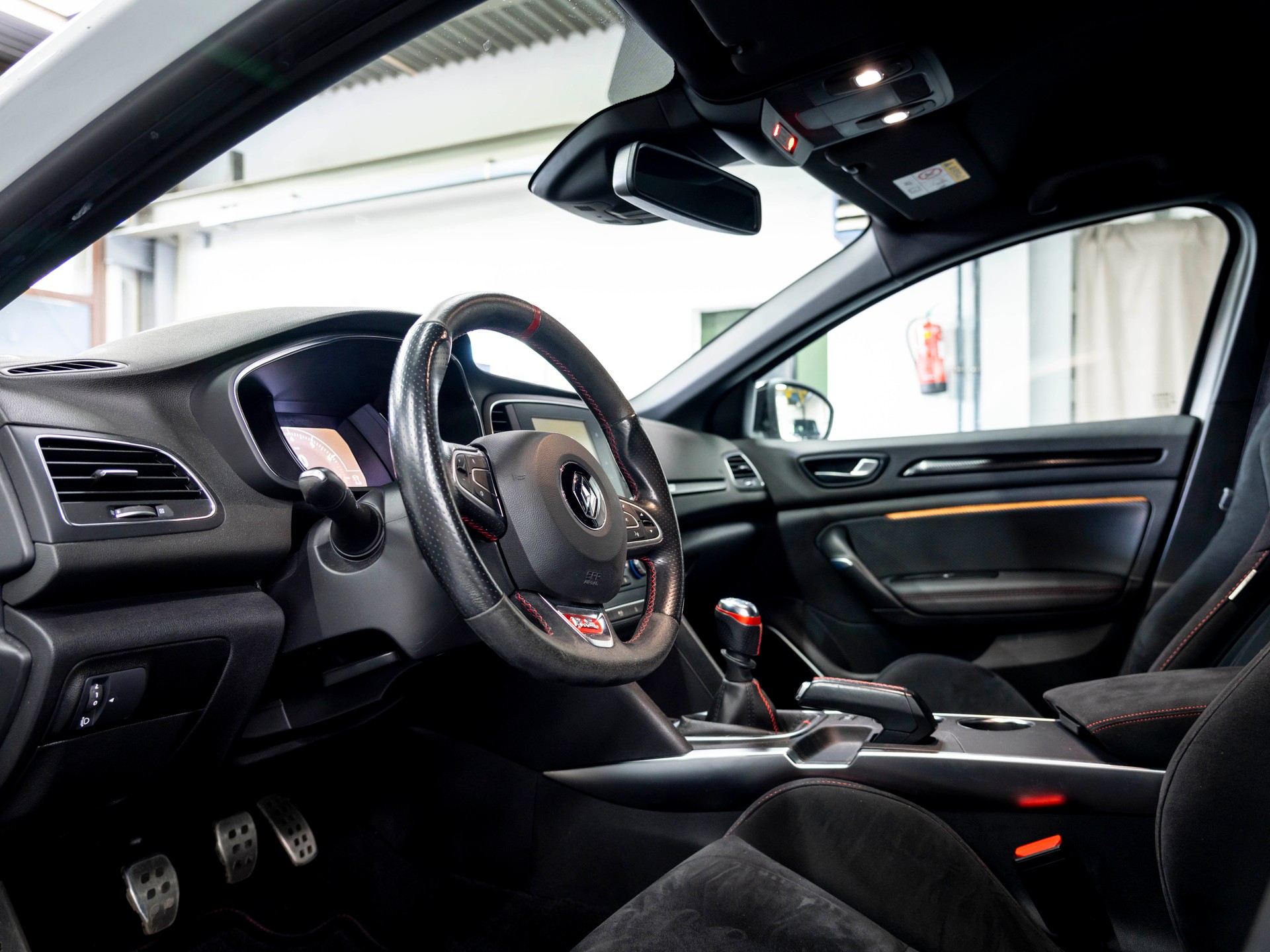 RENAULT Mégane RS Trophy 300-image-13