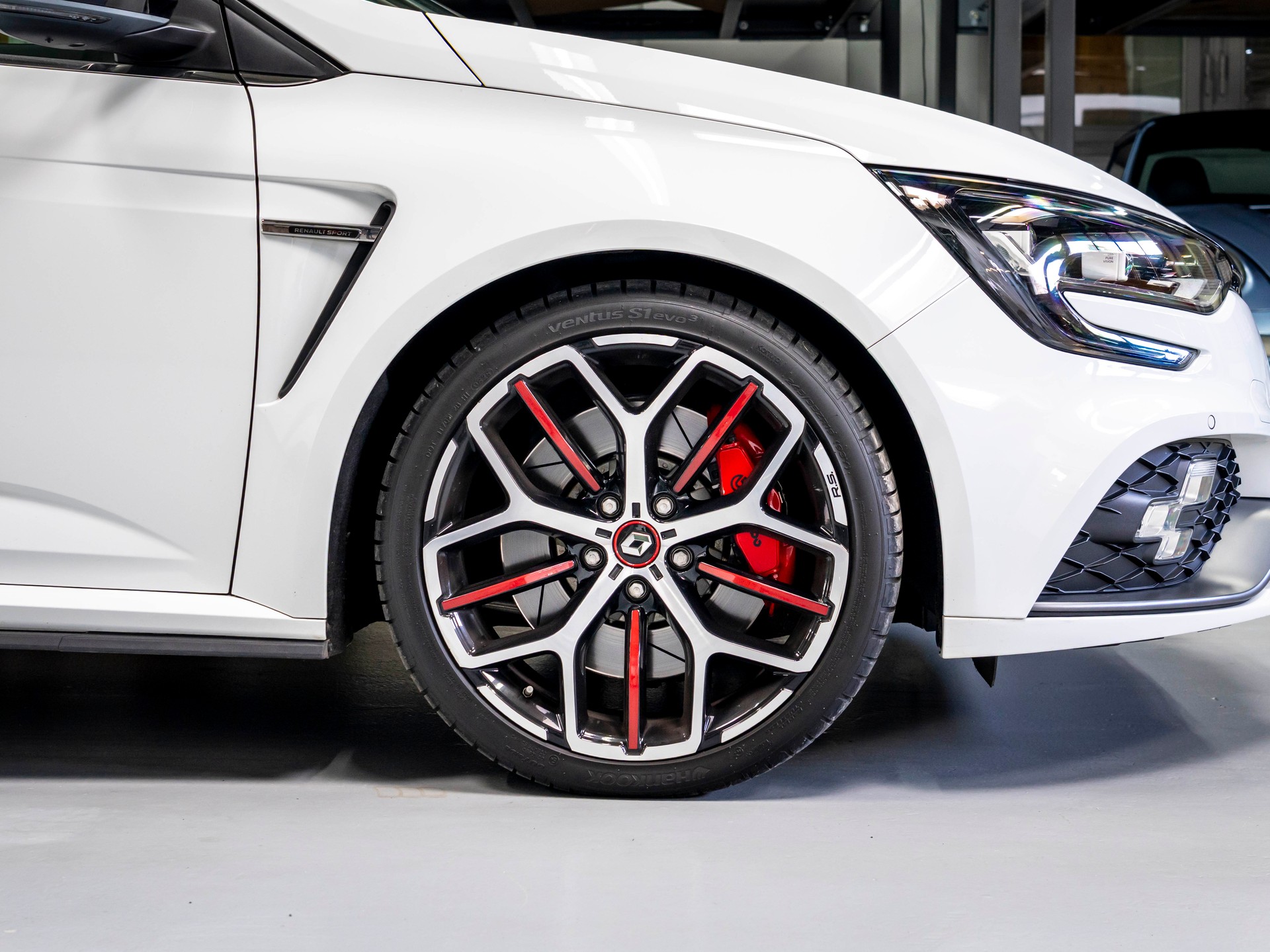RENAULT Mégane RS Trophy 300-image-8