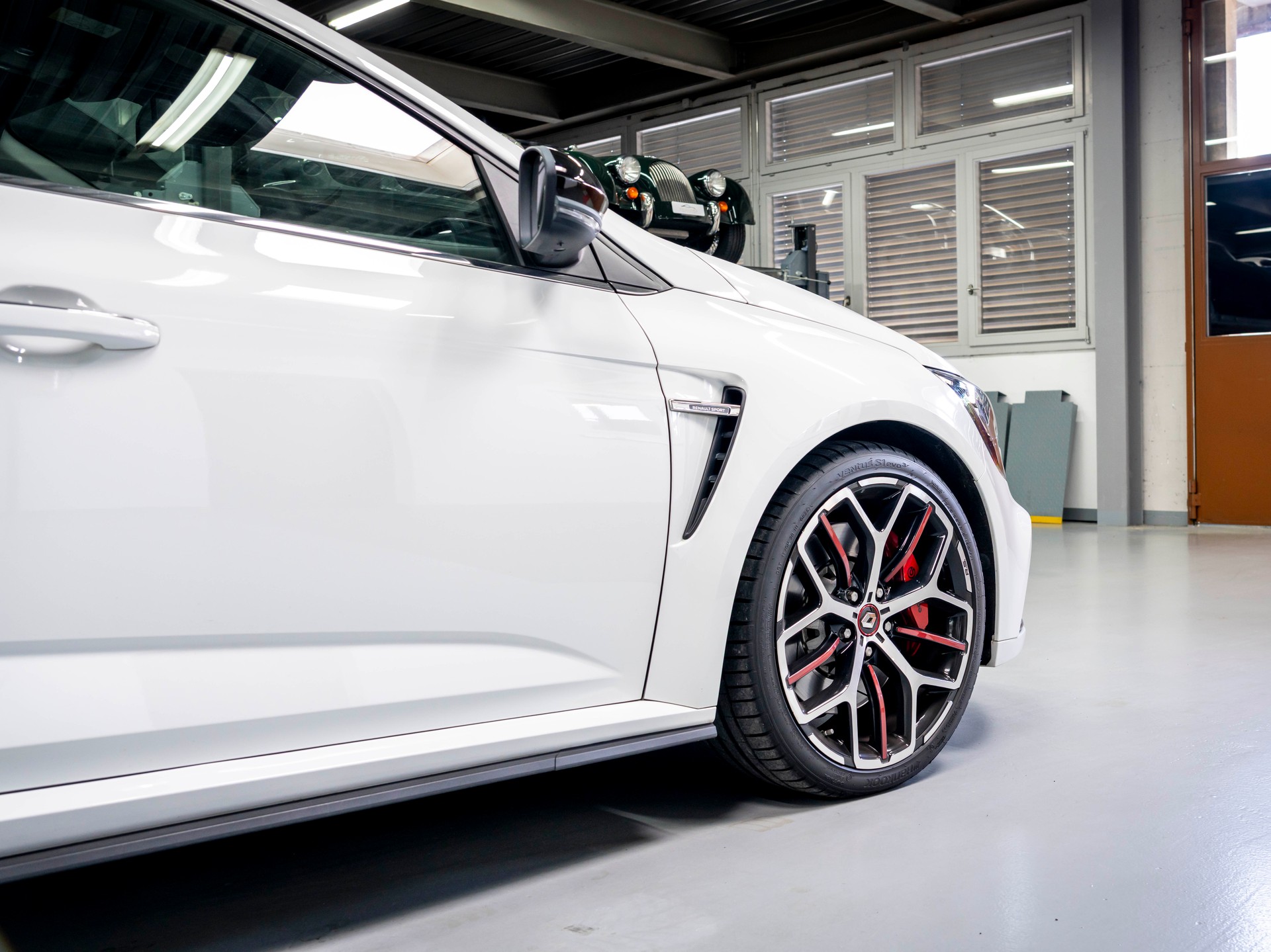 RENAULT Mégane RS Trophy 300-image-12